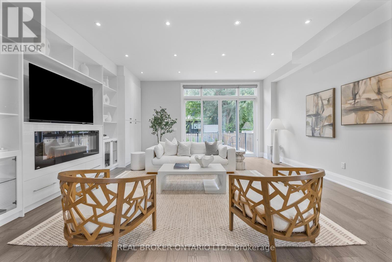 Photo 12 of 9 A Maple Avenue Avenue N, Mississauga ON