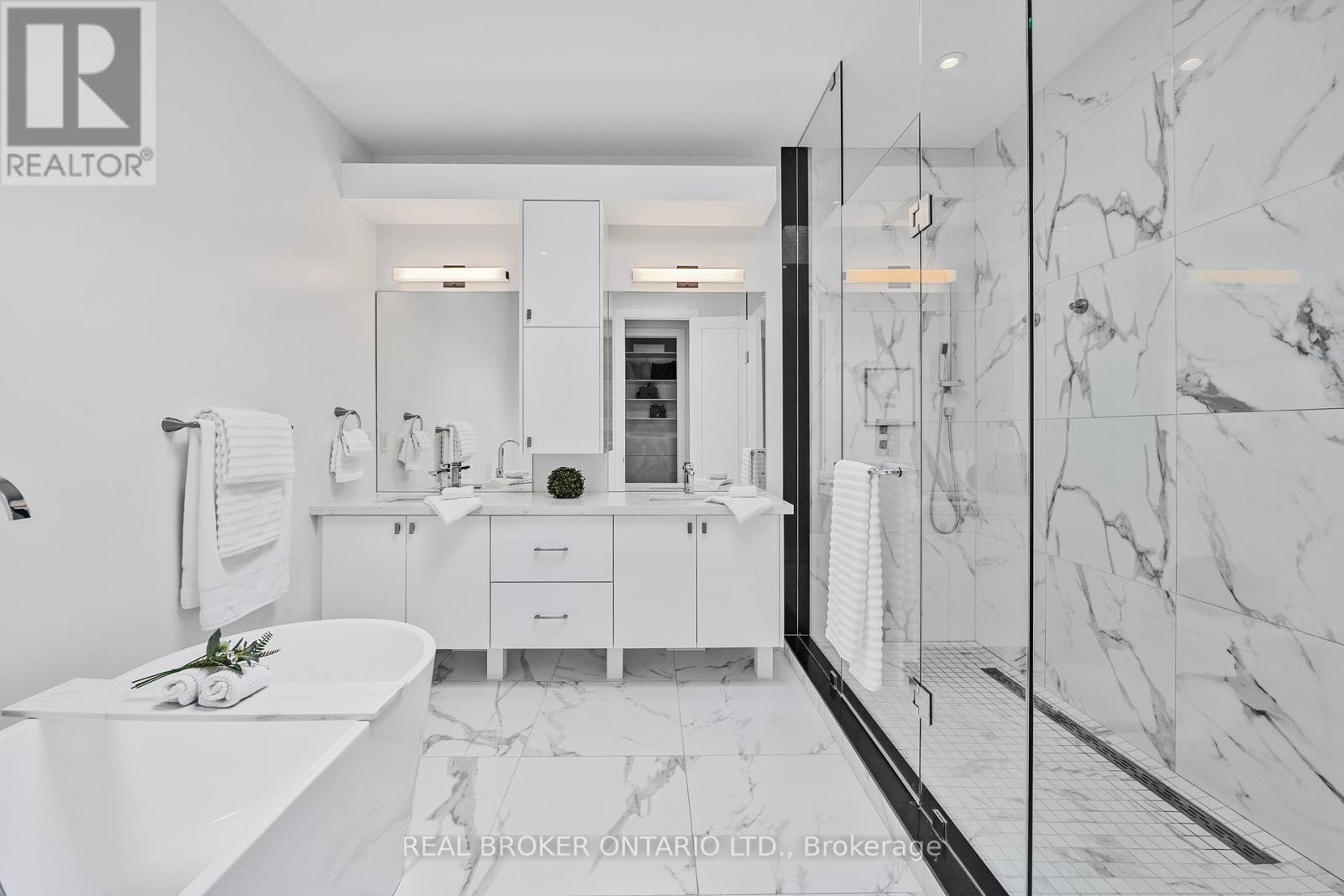 Photo 19 of 9 A Maple Avenue Avenue N, Mississauga ON