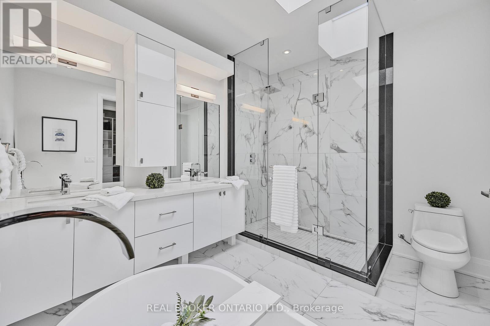 Photo 21 of 9 A Maple Avenue Avenue N, Mississauga ON