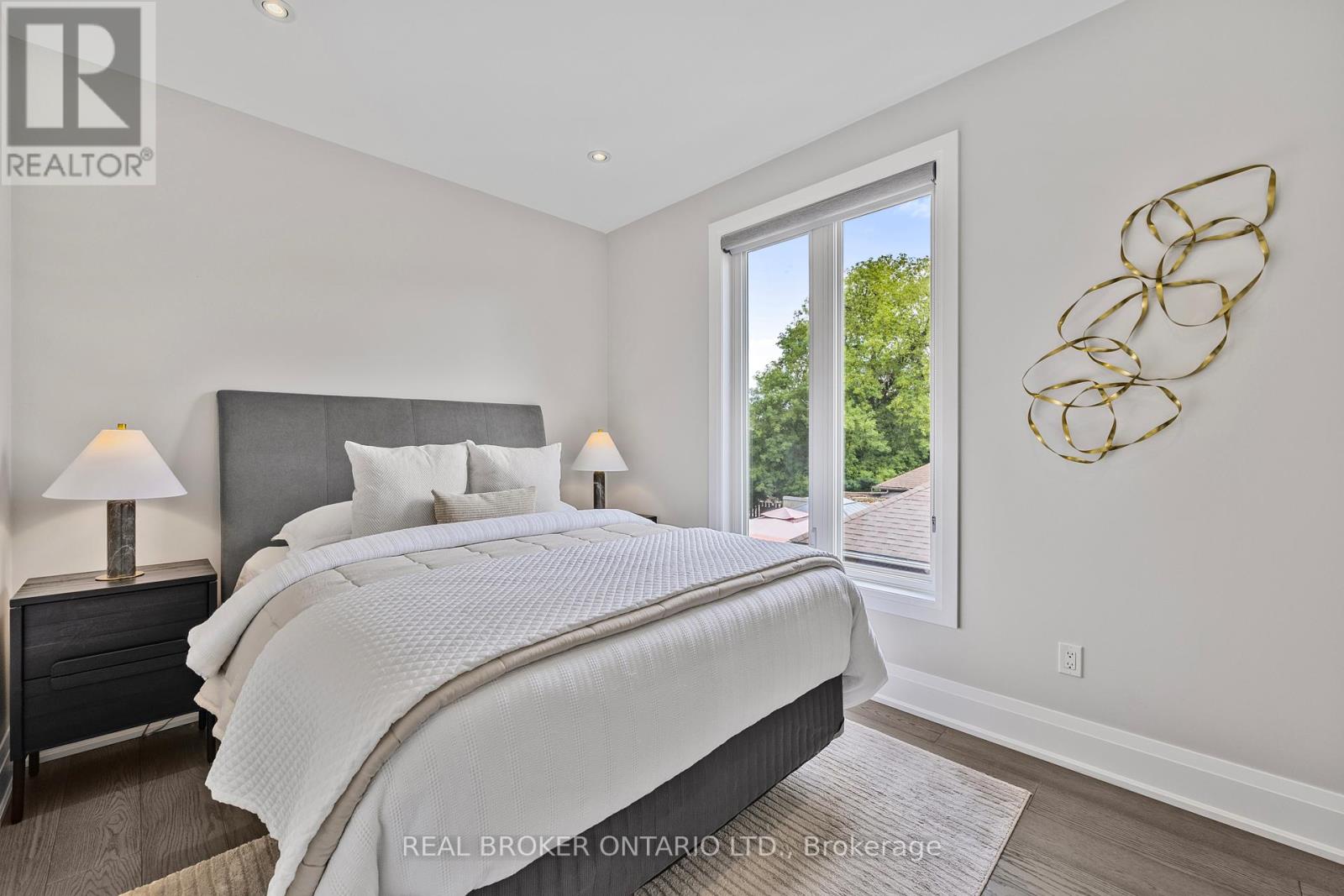 Photo 24 of 9 A Maple Avenue Avenue N, Mississauga ON