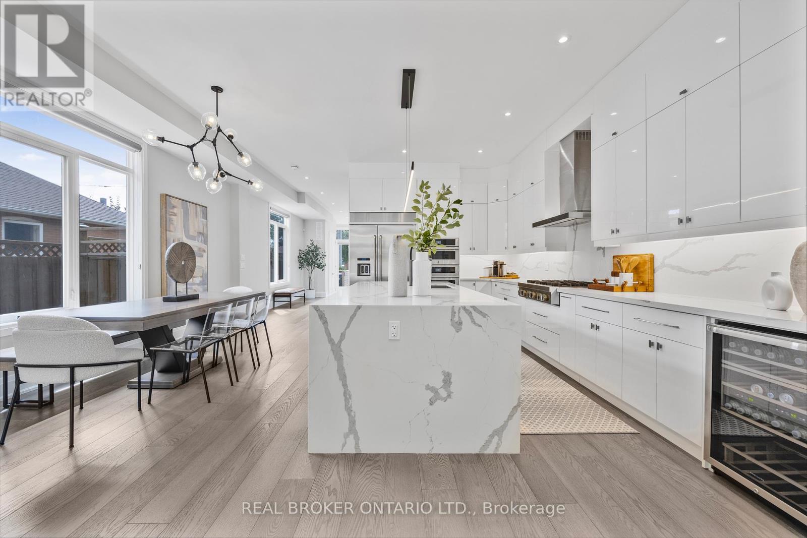 Photo 8 of 9 A Maple Avenue Avenue N, Mississauga ON