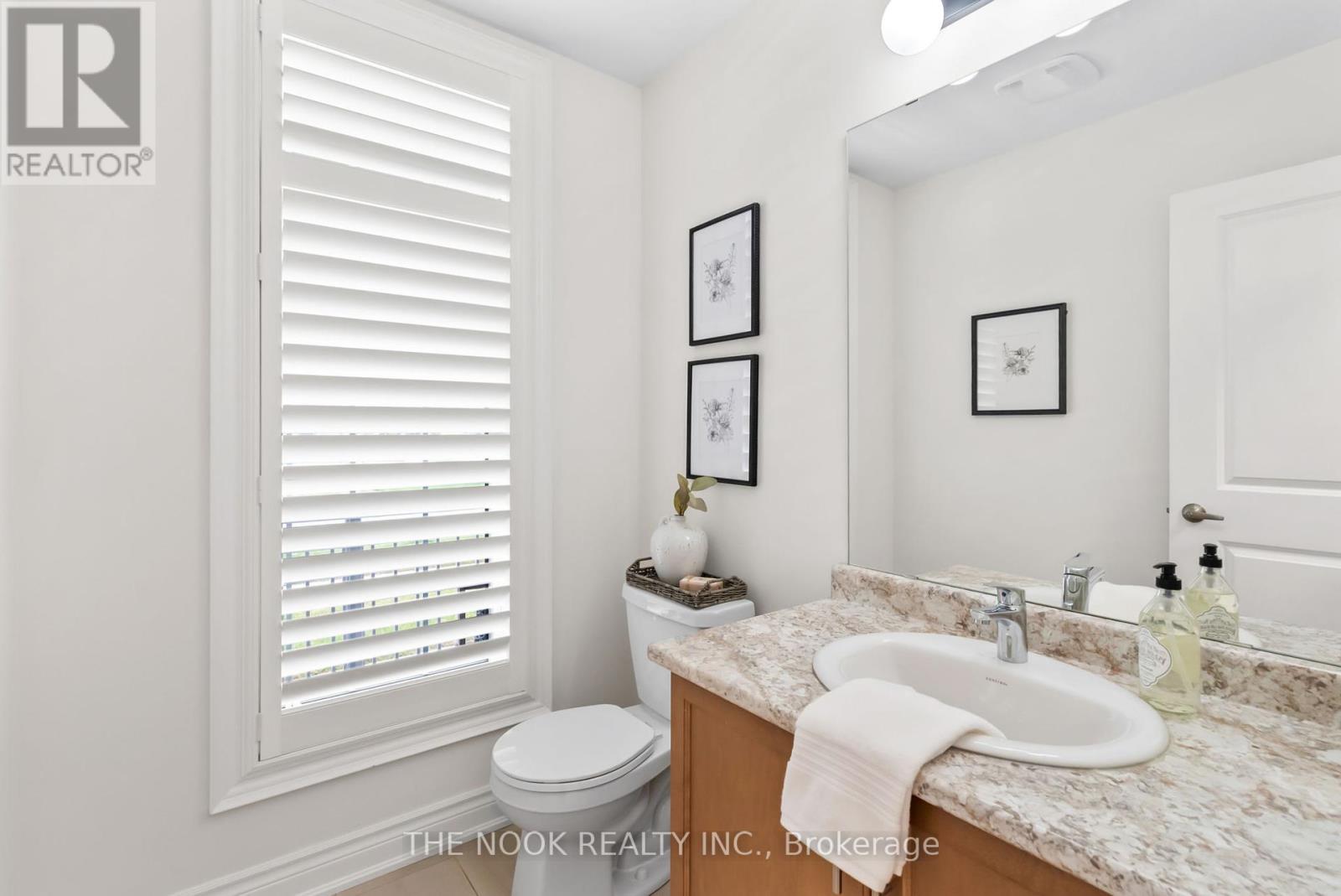 Photo 19 of 110 Wamsley Crescent, Clarington ON
