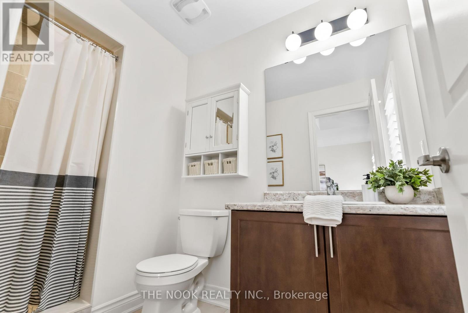 Photo 28 of 110 Wamsley Crescent, Clarington ON