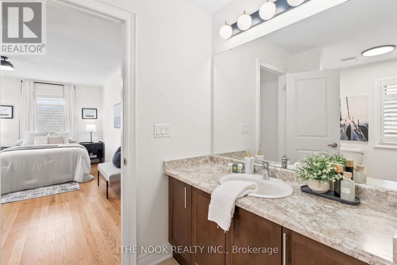 Photo 33 of 110 Wamsley Crescent, Clarington ON
