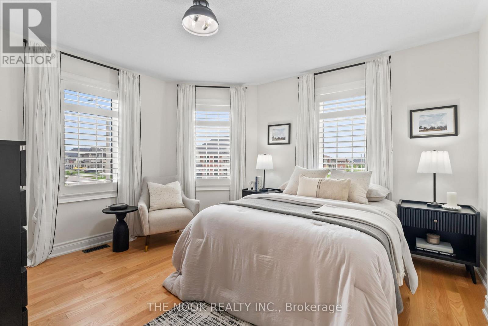 Photo 34 of 110 Wamsley Crescent, Clarington ON