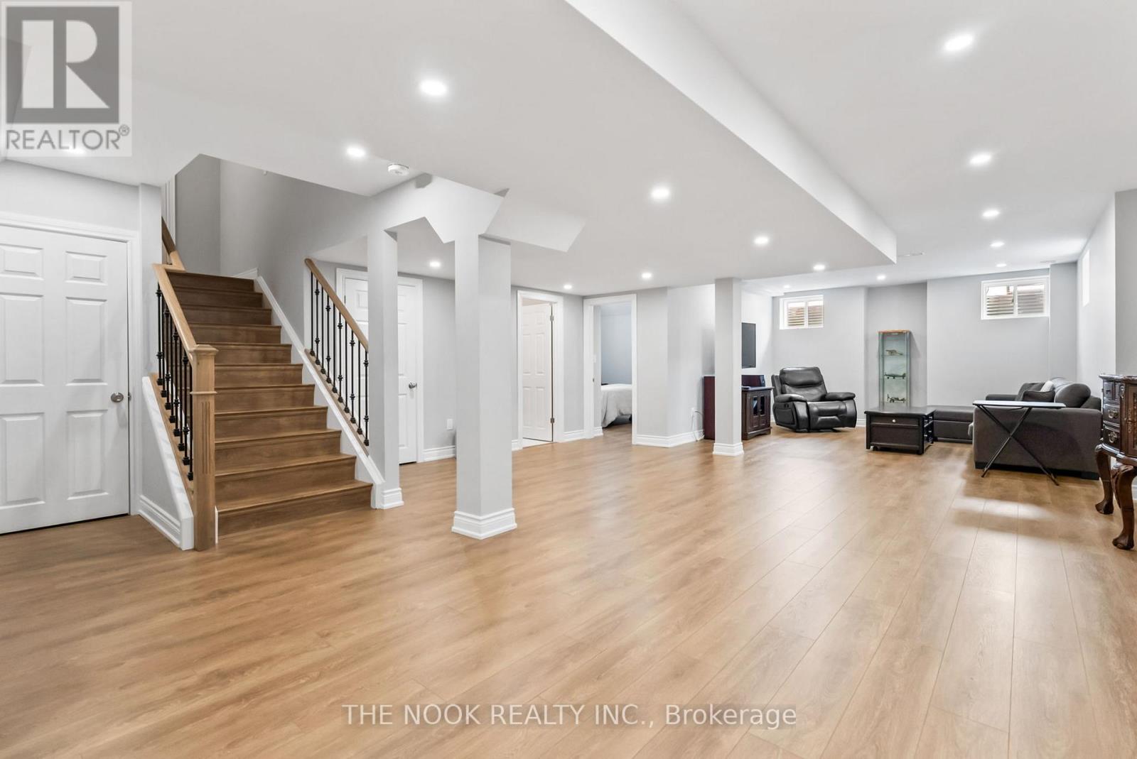 Photo 39 of 110 Wamsley Crescent, Clarington ON
