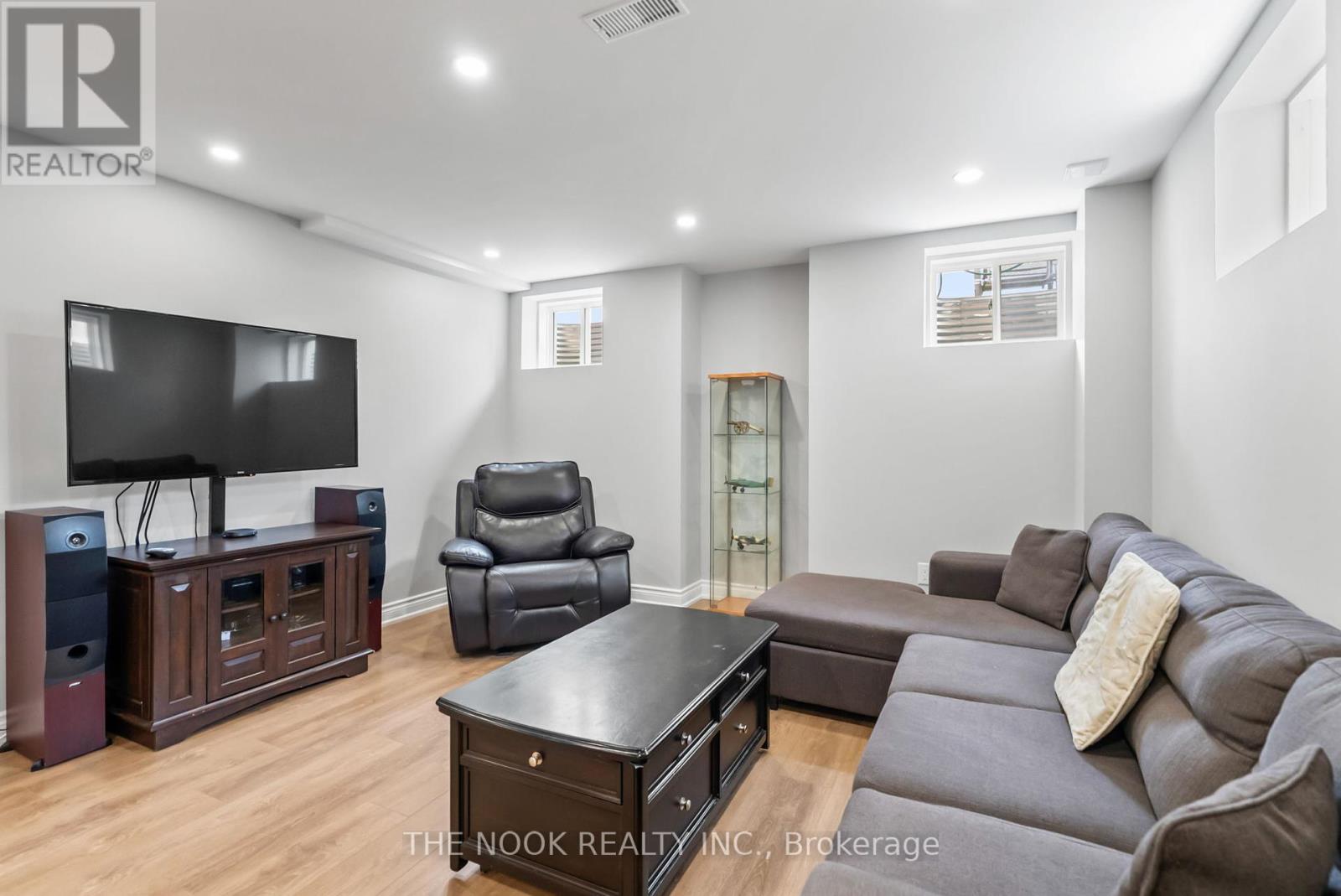 Photo 40 of 110 Wamsley Crescent, Clarington ON