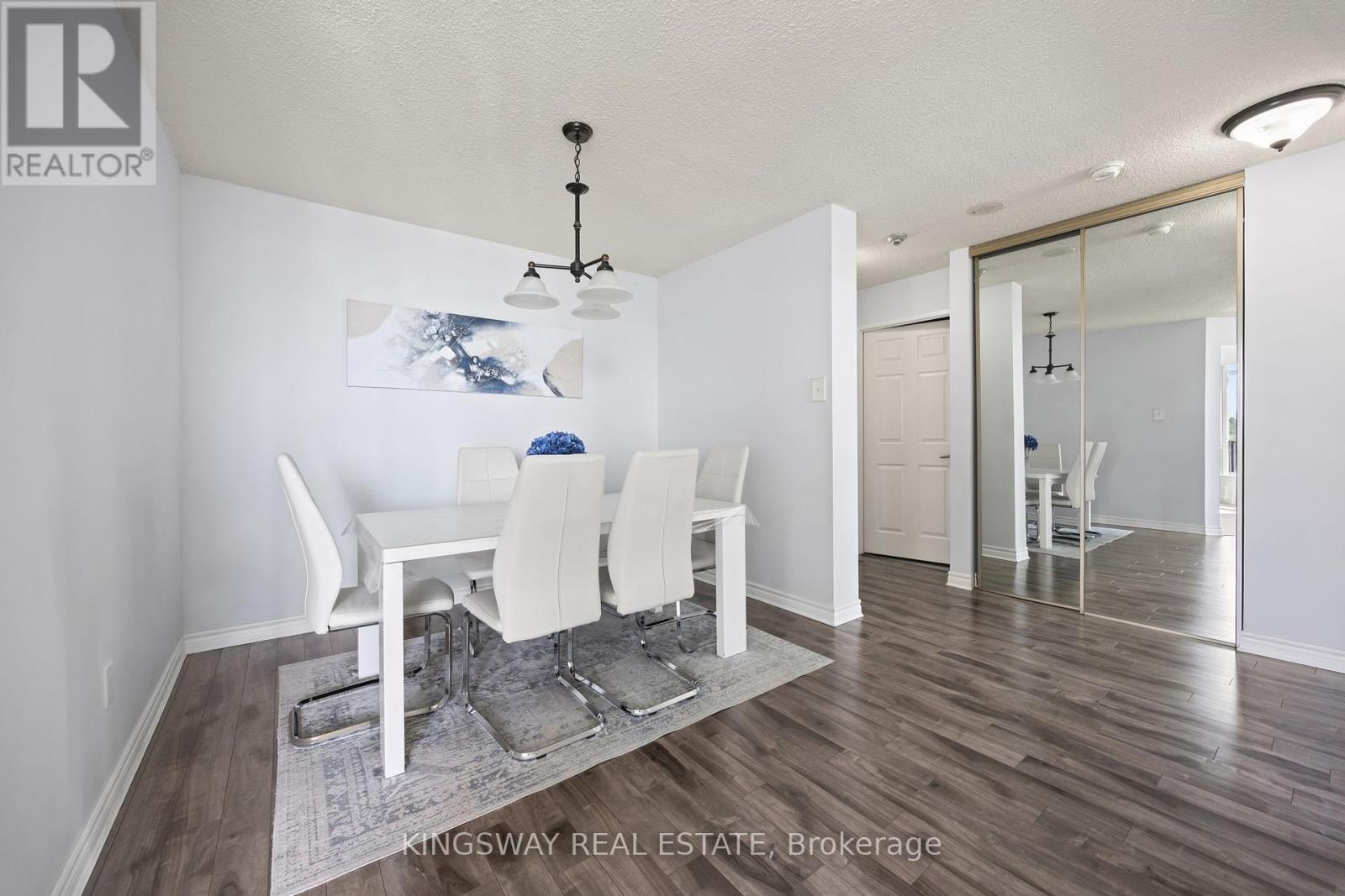 Photo 6 of 507 12 Laurelcrest Street, Brampton ON