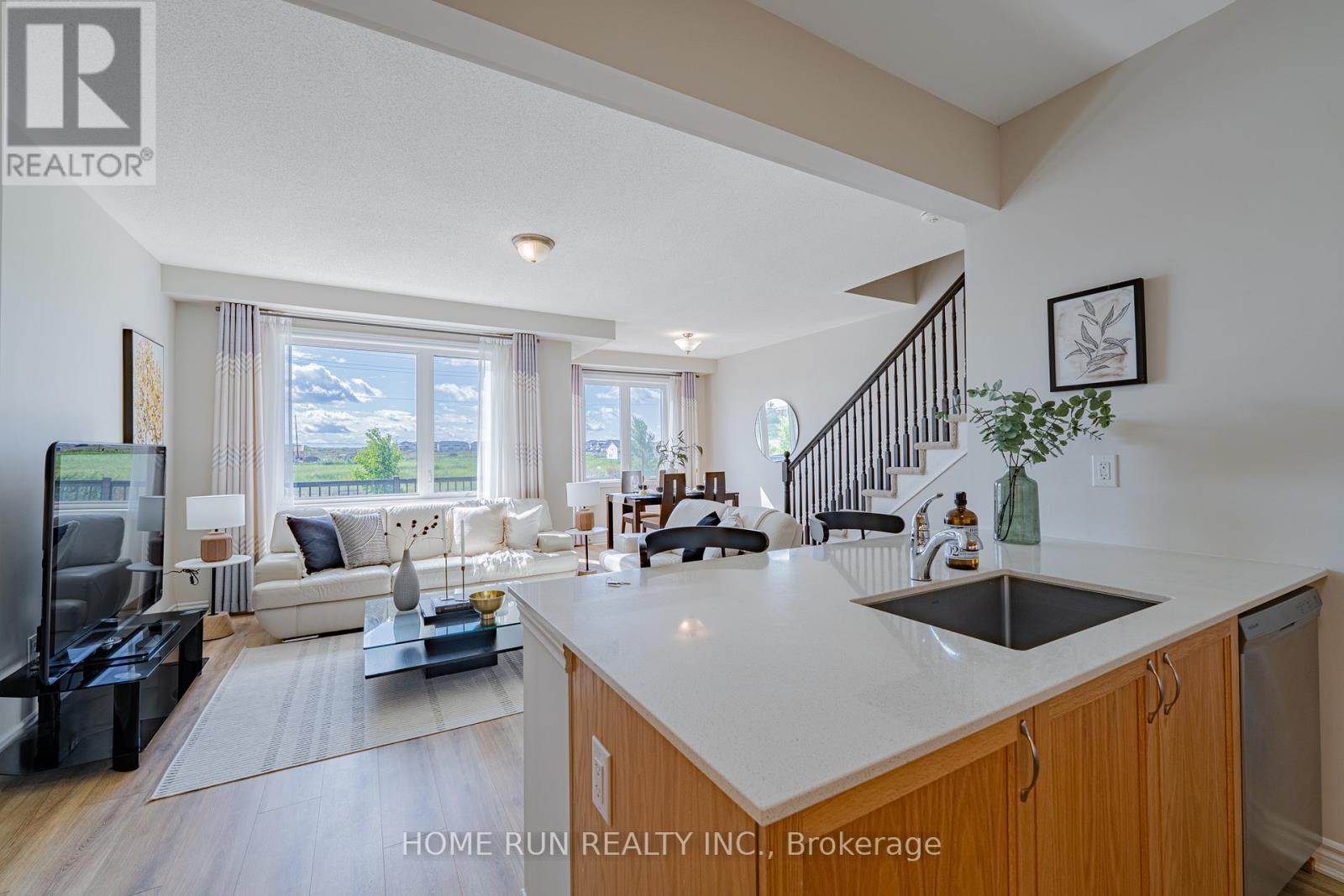 Photo 15 of 366 Aphelion Crescent, Ottawa ON