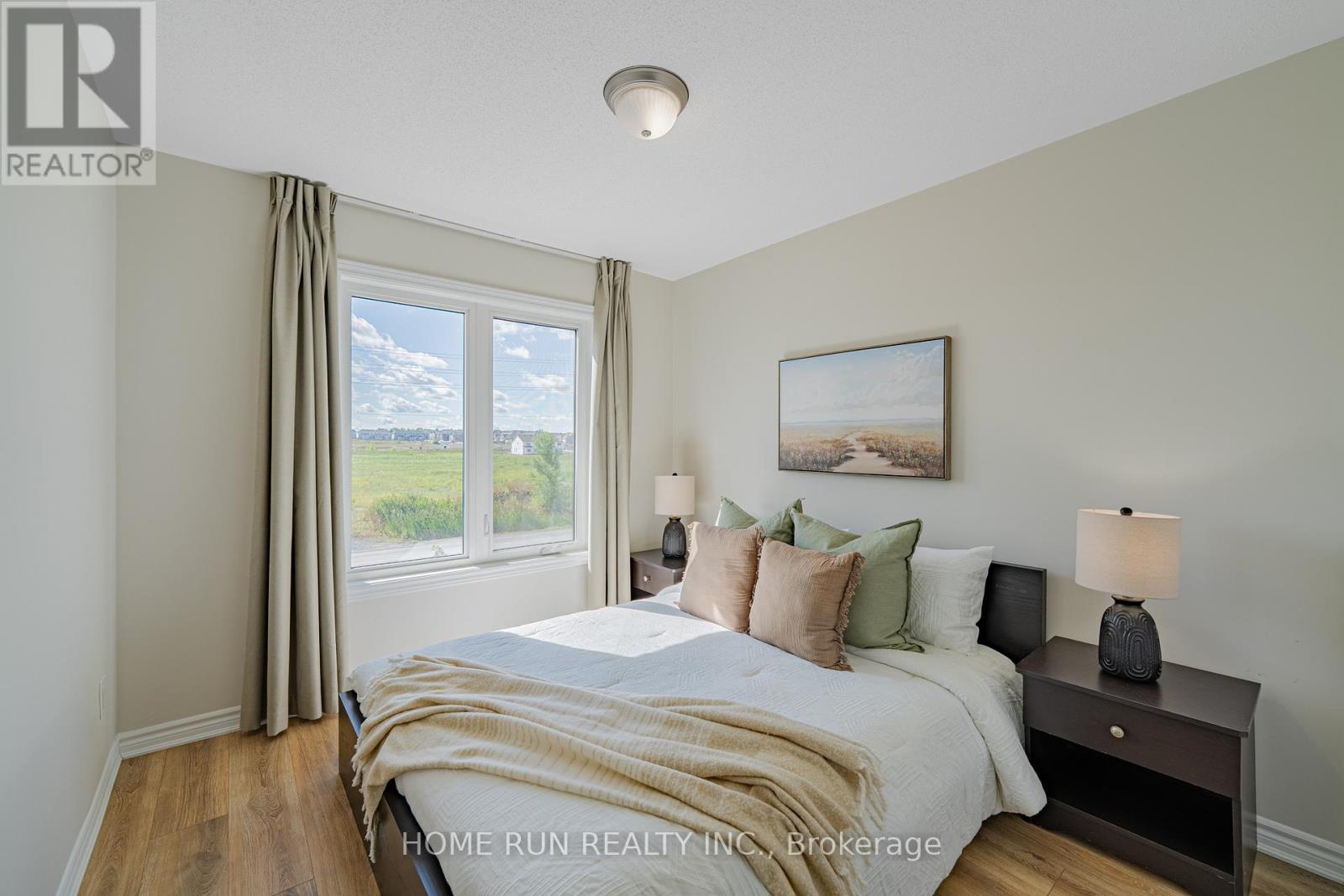 Photo 33 of 366 Aphelion Crescent, Ottawa ON