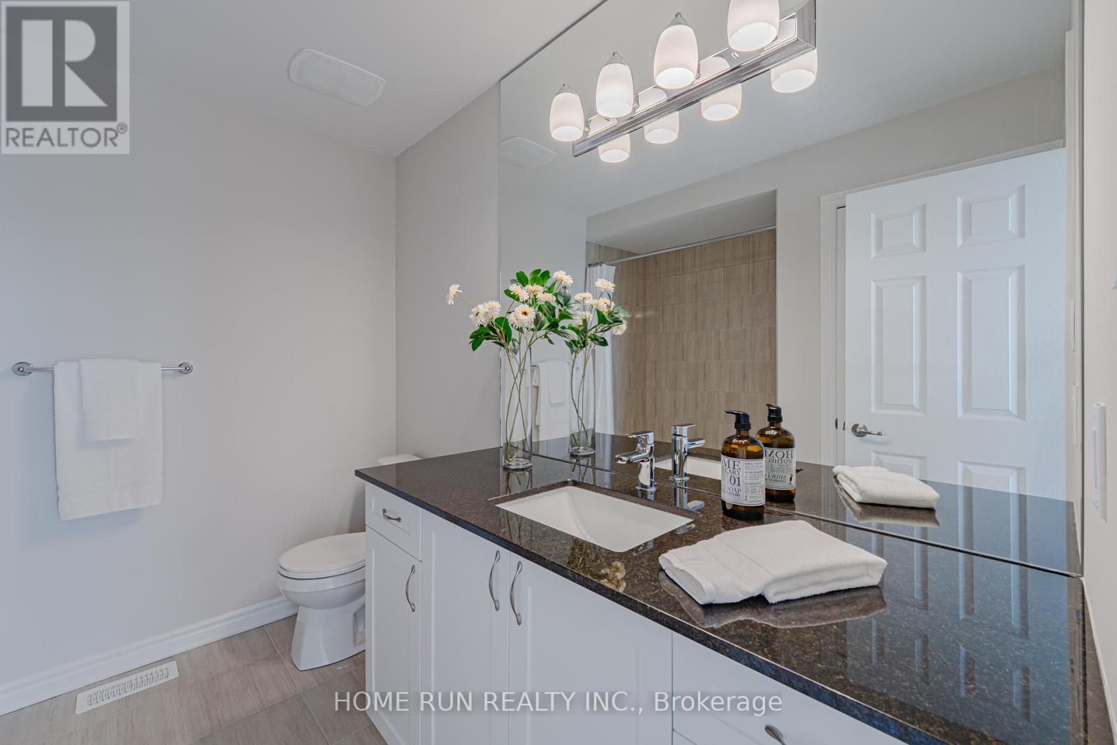 Photo 35 of 366 Aphelion Crescent, Ottawa ON