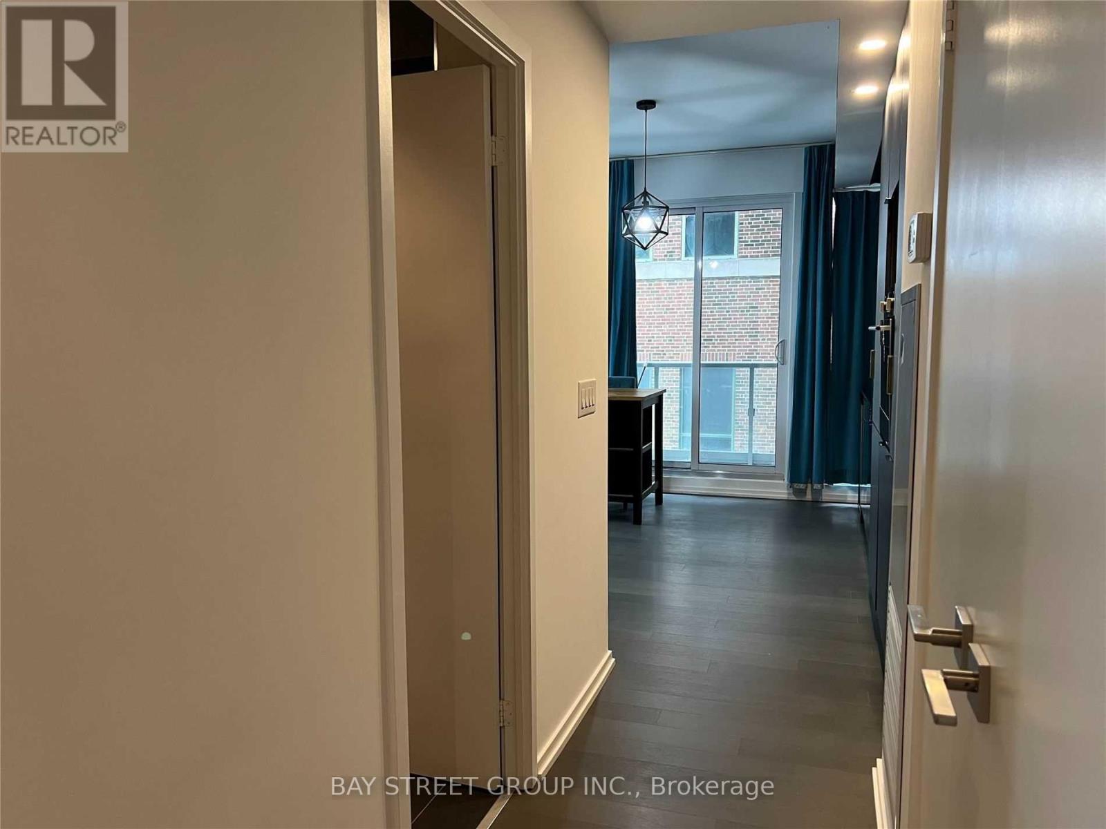 Photo 8 of 2206 70 Temperance Street, Toronto ON