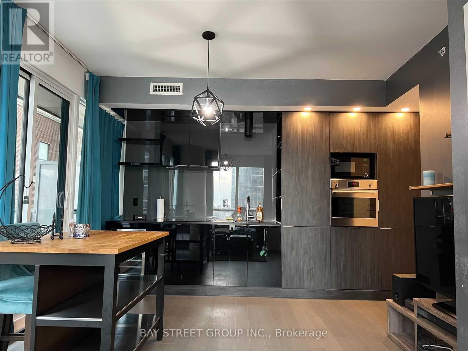 Photo 9 of 2206 70 Temperance Street, Toronto ON