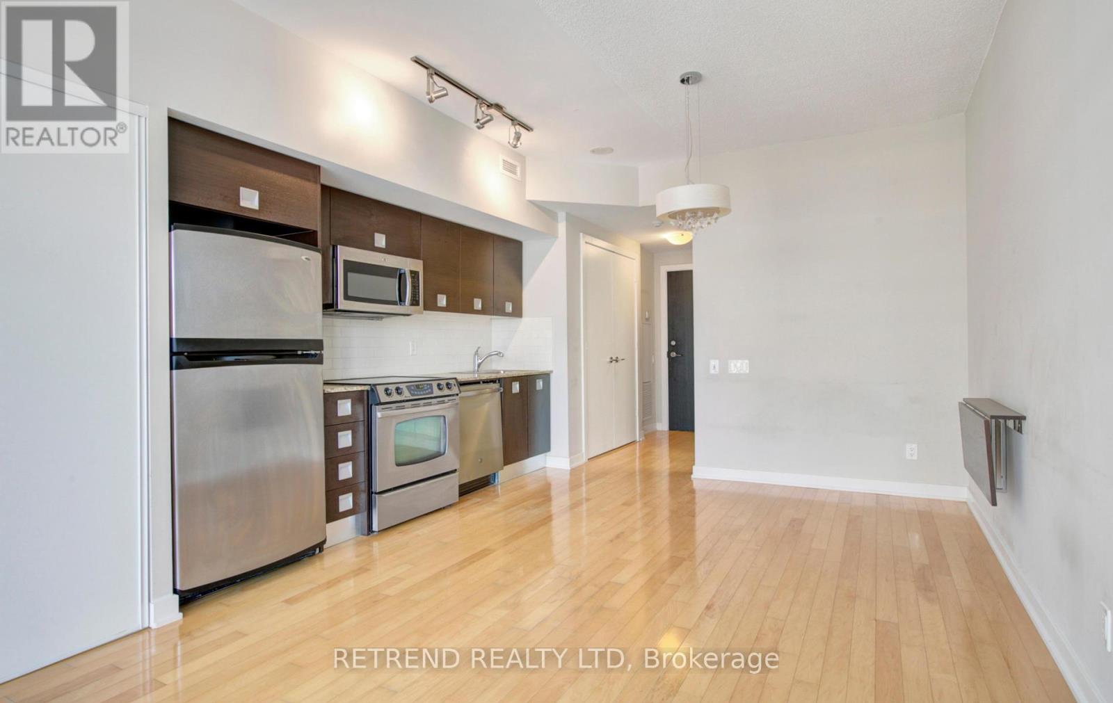 Photo 1 of 1010 33 Charles Street E, Toronto ON