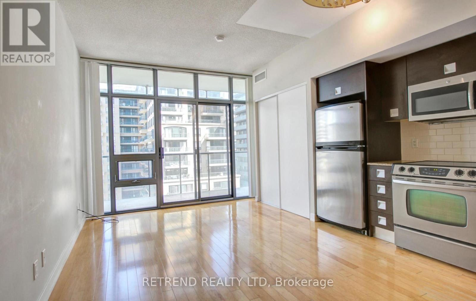 Photo 10 of 1010 33 Charles Street E, Toronto ON