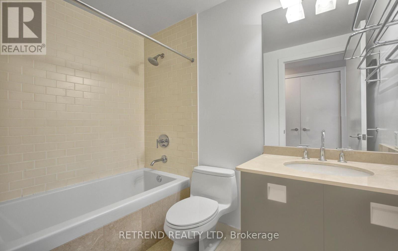 Photo 11 of 1010 33 Charles Street E, Toronto ON