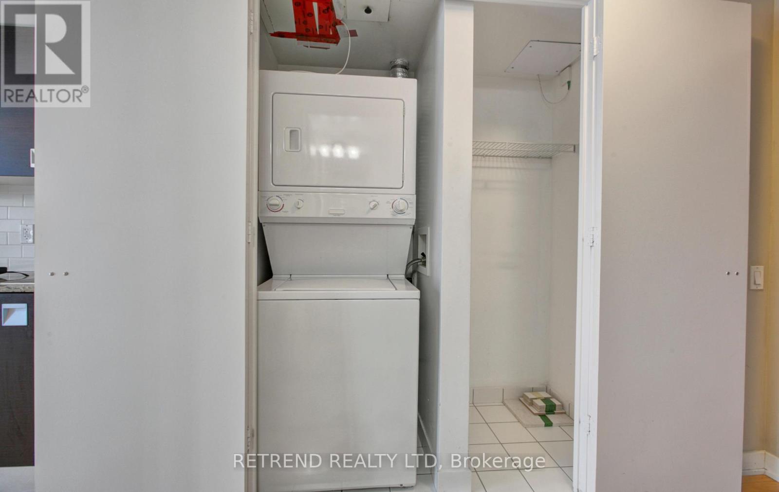 Photo 12 of 1010 33 Charles Street E, Toronto ON