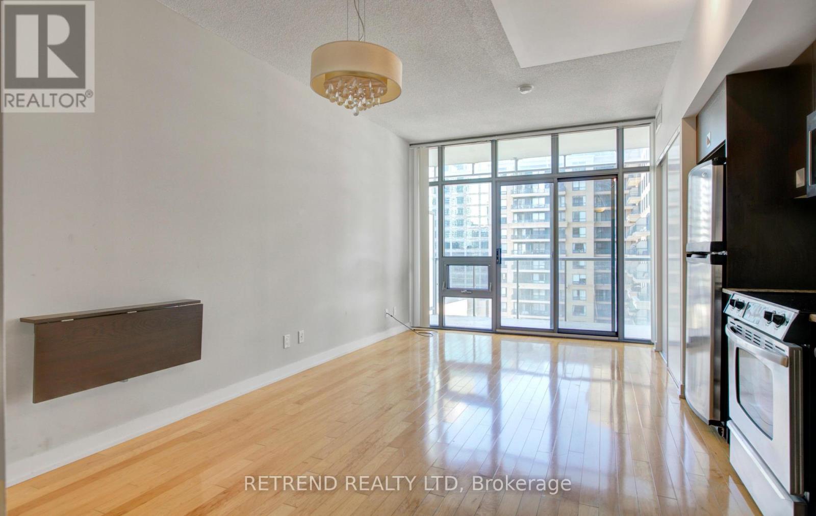 Photo 8 of 1010 33 Charles Street E, Toronto ON