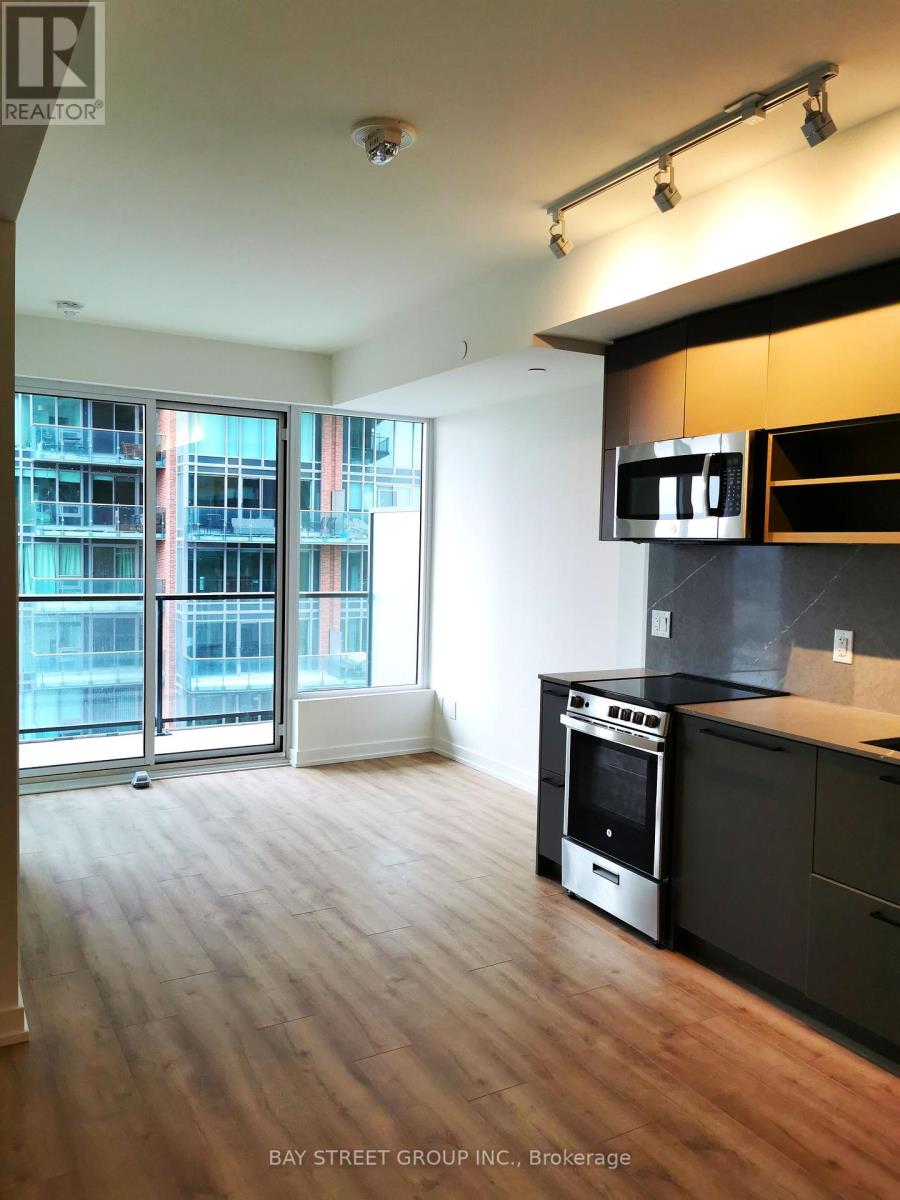 Photo 6 of 1706 135 East Liberty Street, Toronto ON