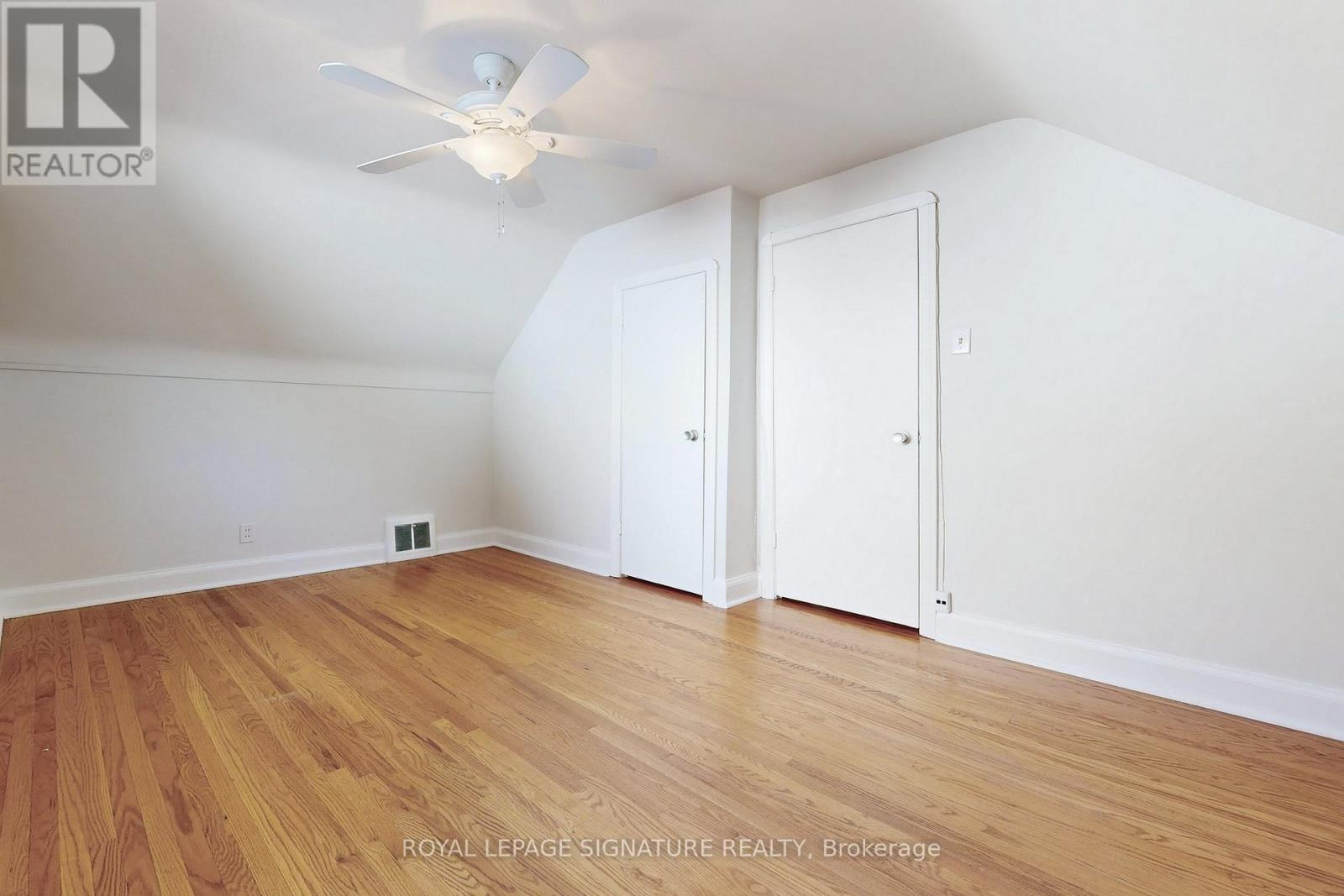 Photo 23 of 18 Stamford Square S, Toronto ON
