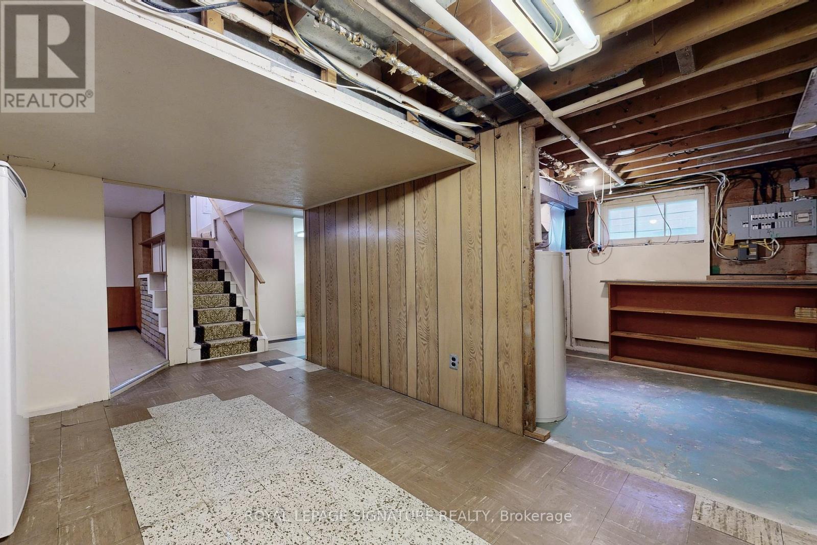Photo 31 of 18 Stamford Square S, Toronto ON