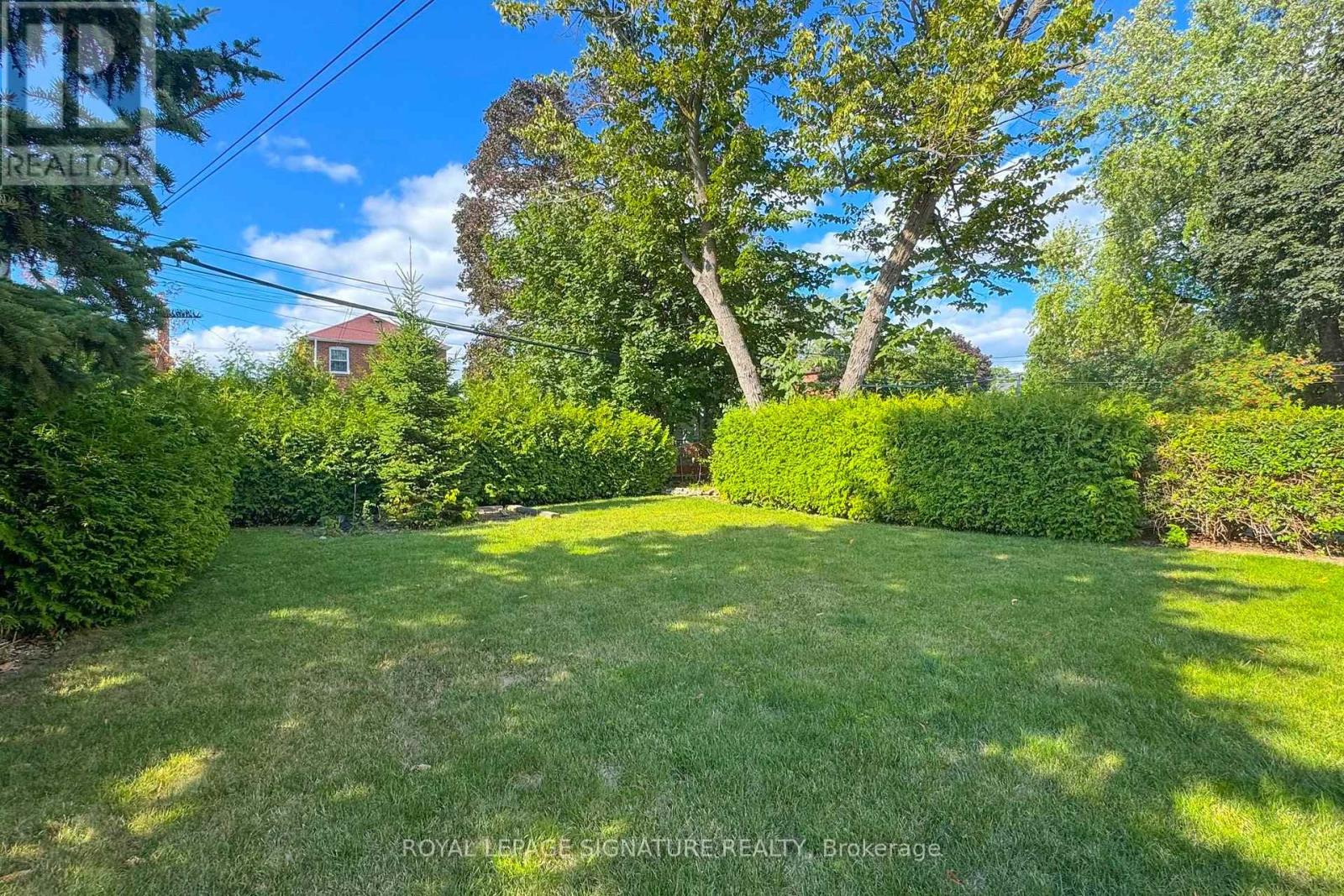 Photo 33 of 18 Stamford Square S, Toronto ON