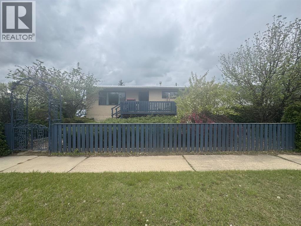 Photo 2 of 5210 Waghorn, Blackfalds AB