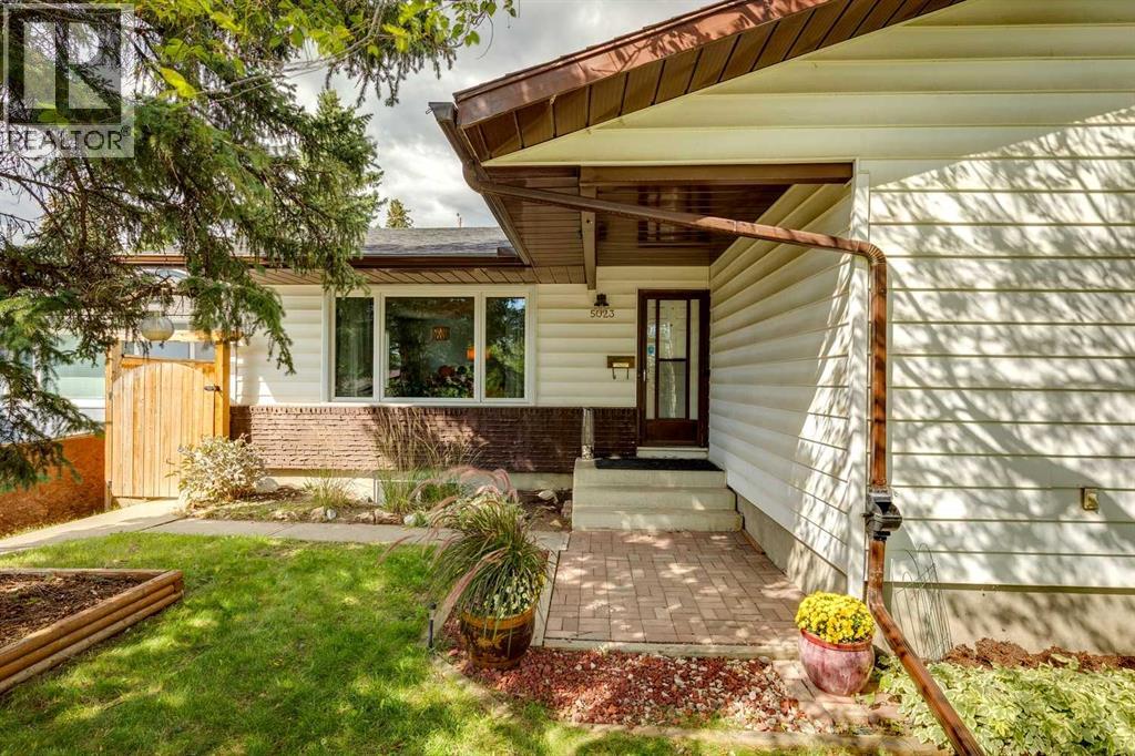 Photo 2 of 5023 Nemiskam Road Nw, Calgary AB