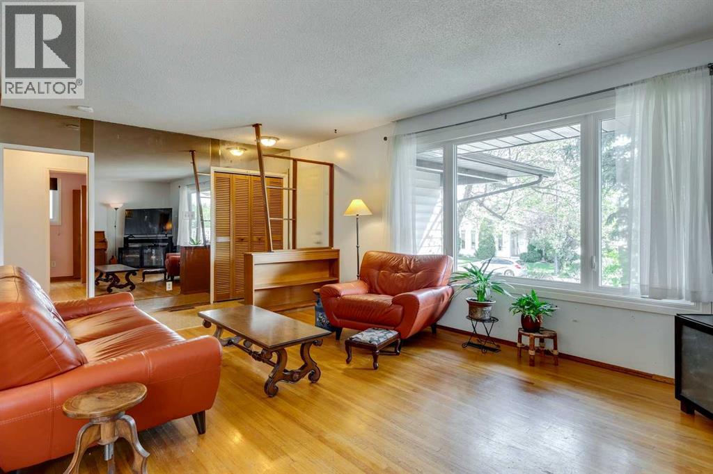 Photo 6 of 5023 Nemiskam Road Nw, Calgary AB