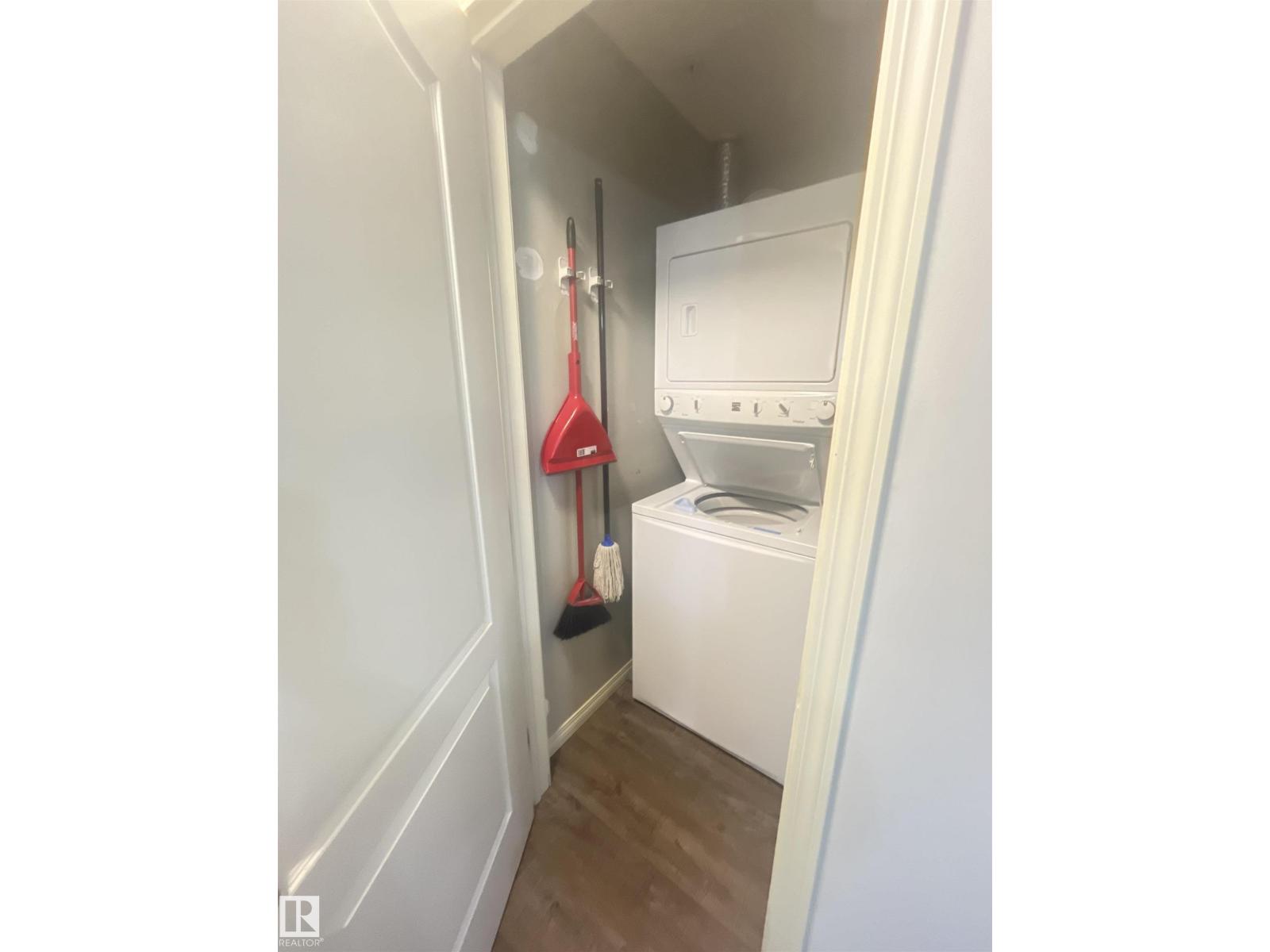 Photo 14 of 204 4903 47 Av, Stony Plain AB