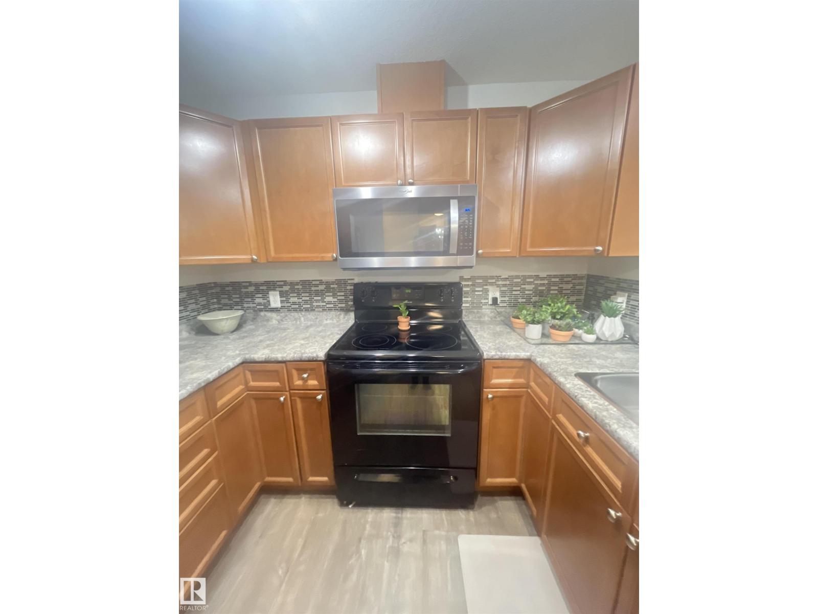 Photo 2 of 204 4903 47 Av, Stony Plain AB