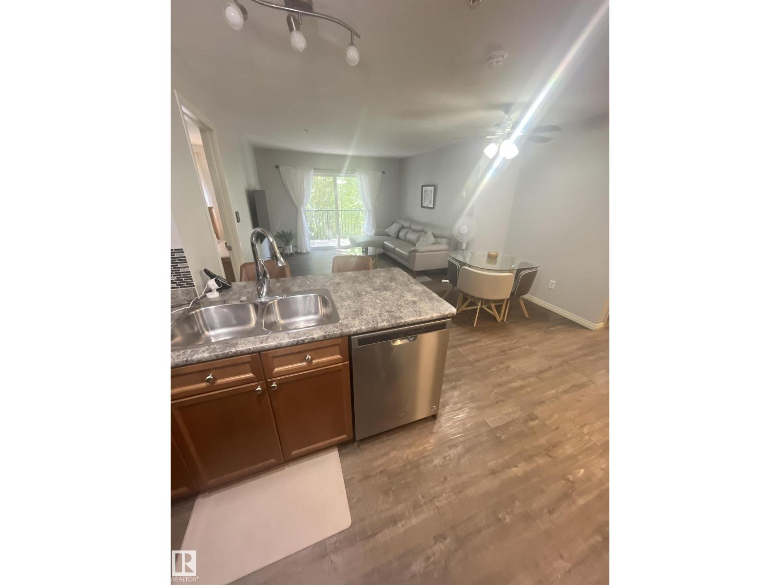 Photo 4 of 204 4903 47 Av, Stony Plain AB