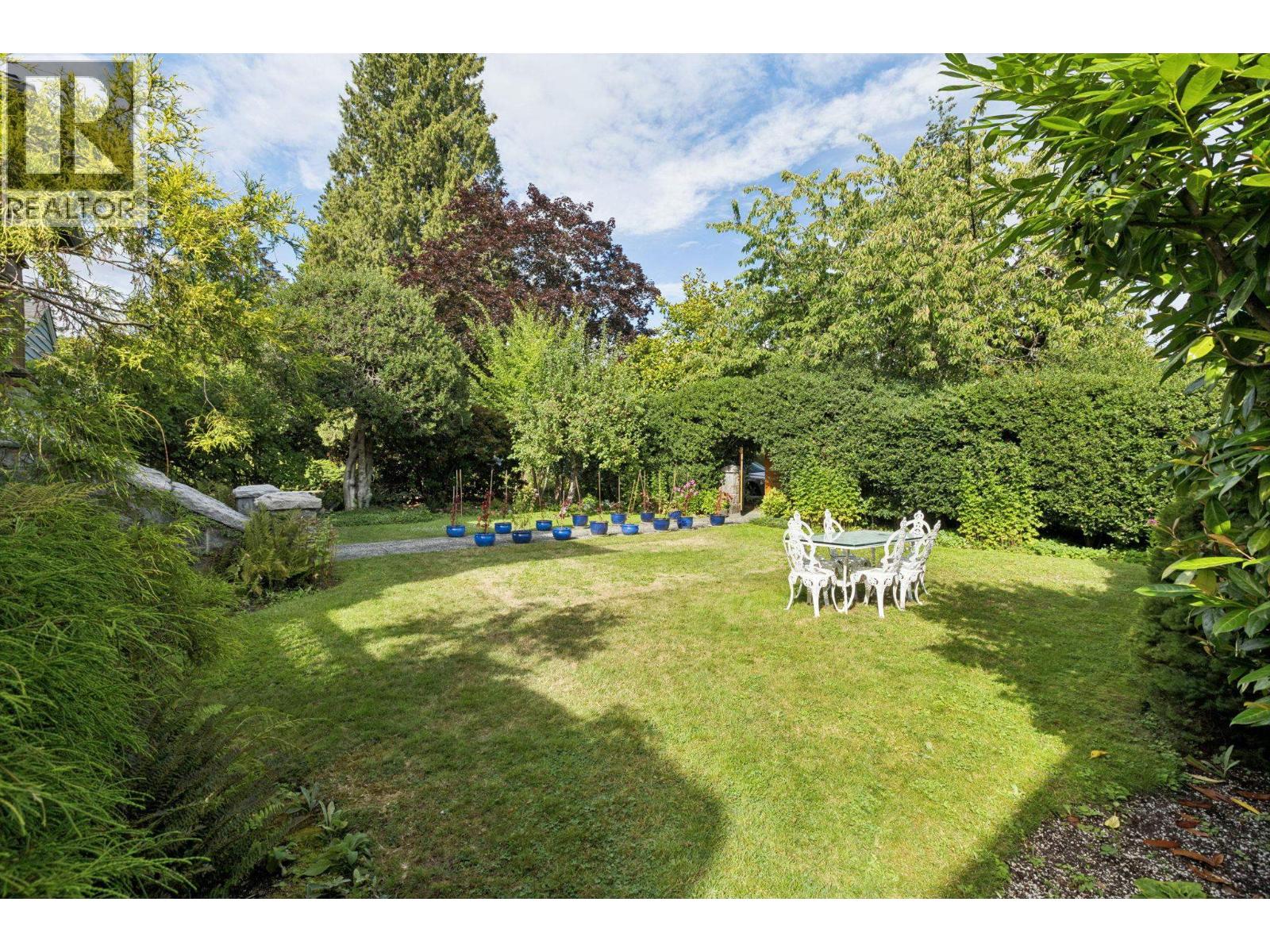 Photo 5 of 1617 W Grand Boulevard, North Vancouver BC