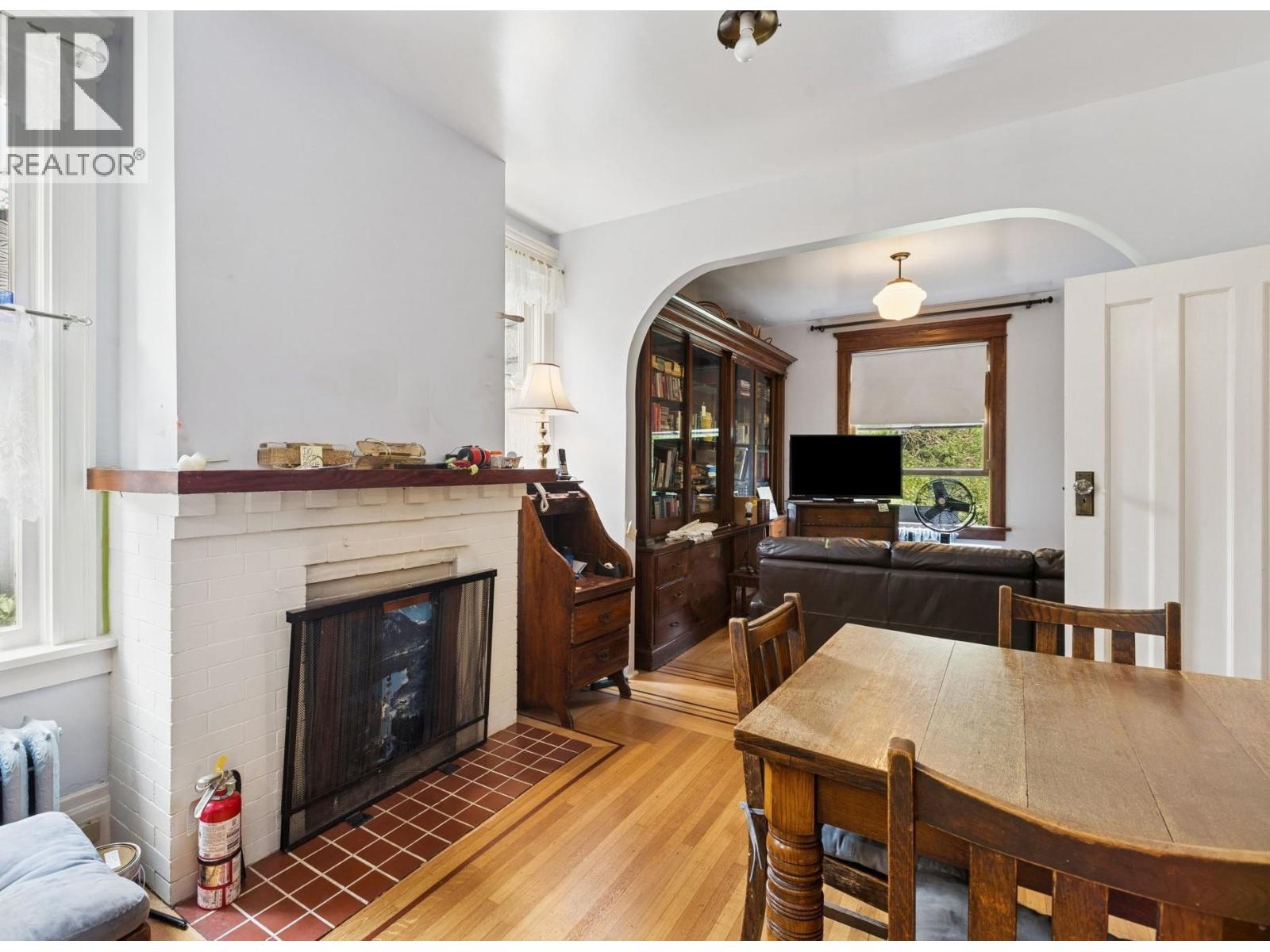 Photo 17 of 1617 W Grand Boulevard, North Vancouver BC
