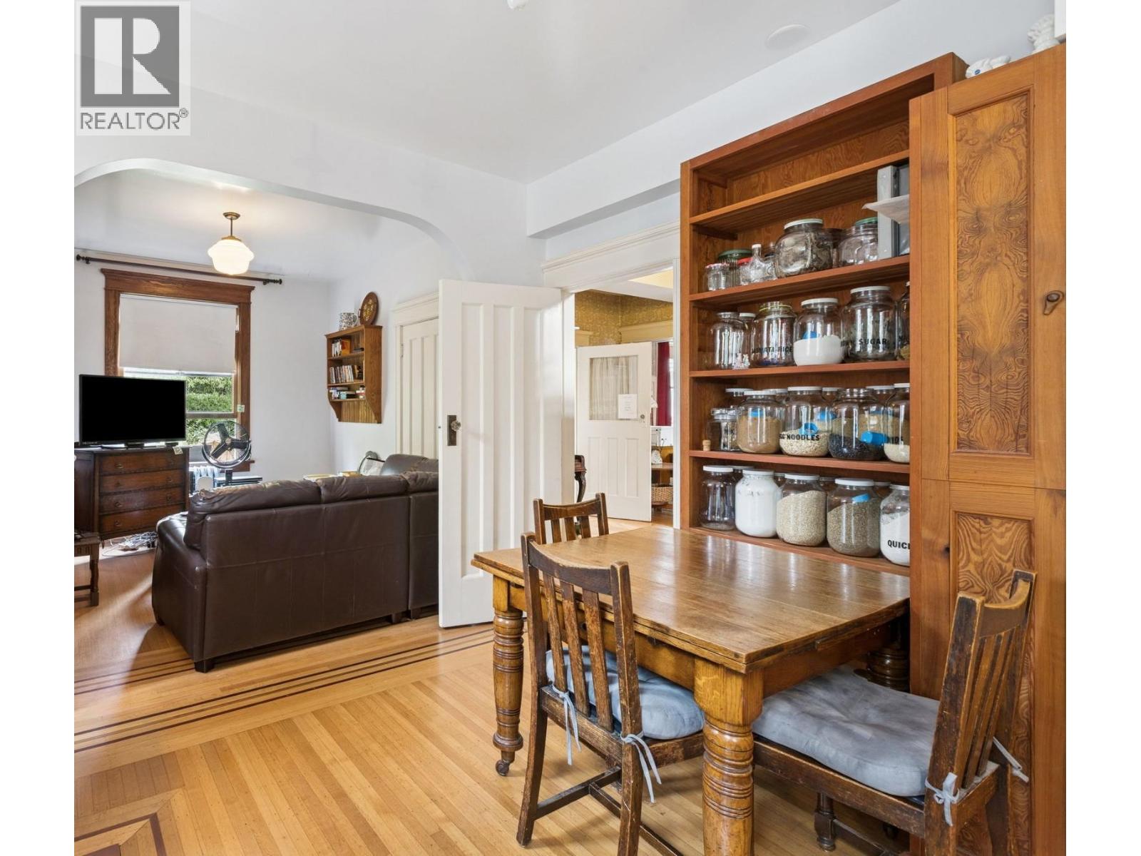 Photo 18 of 1617 W Grand Boulevard, North Vancouver BC