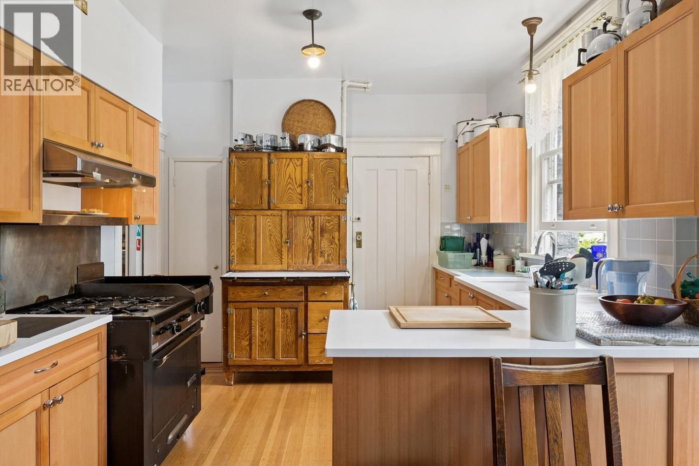 Photo 16 of 1617 W Grand Boulevard, North Vancouver BC
