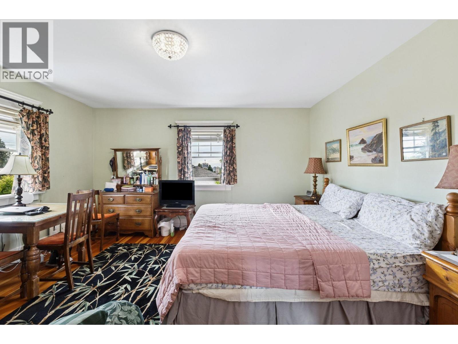 Photo 30 of 1617 W Grand Boulevard, North Vancouver BC