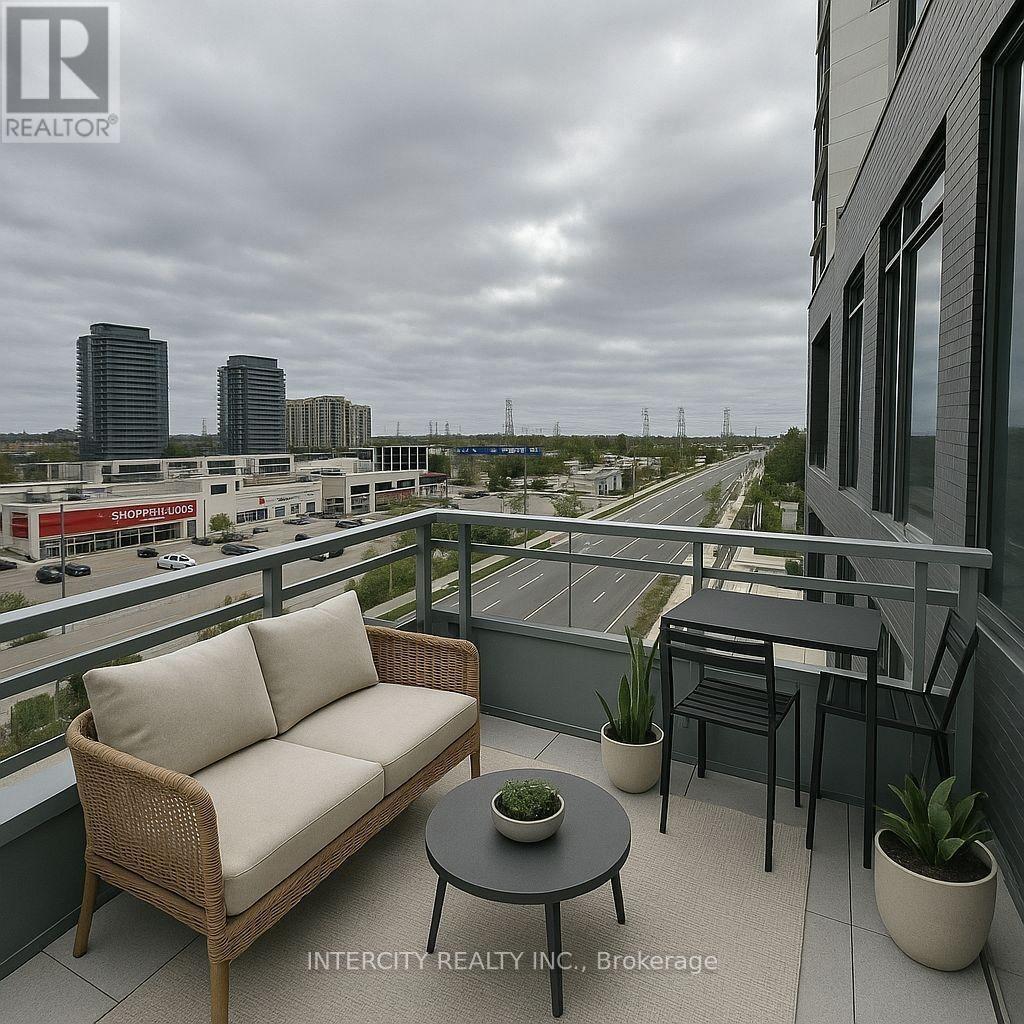 Photo 10 of 724 8888 Yonge Street, Richmond Hill ON