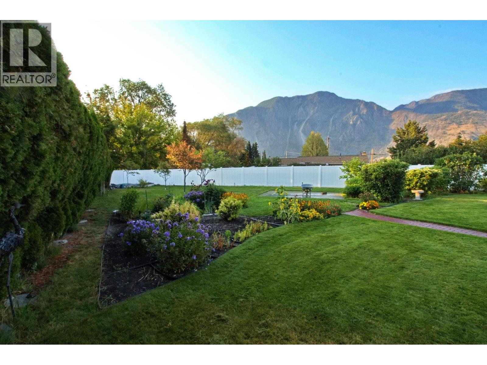 515 Vanderlinde Drive - 48