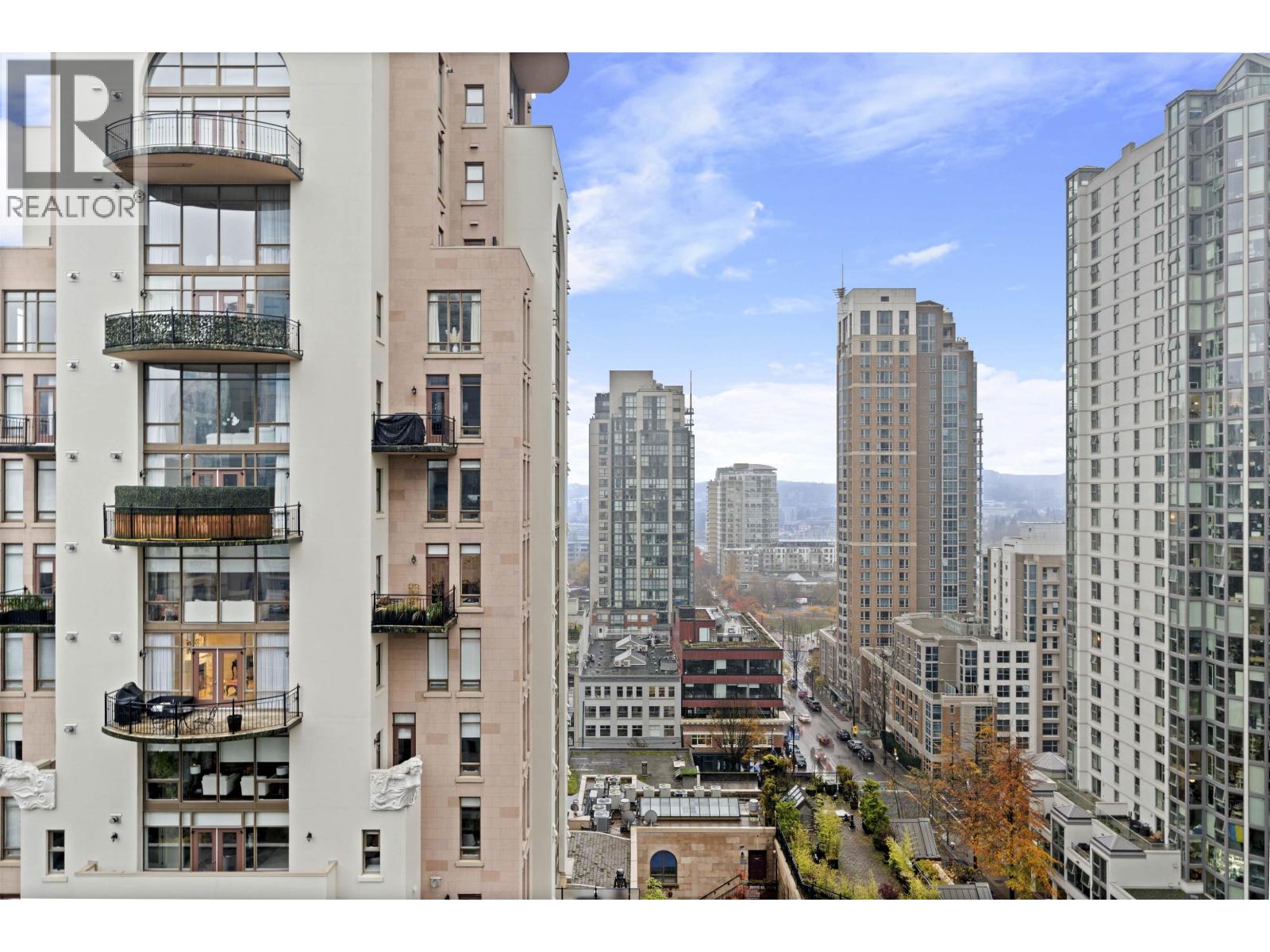Photo 11 of 1604 1295 Richards Street, Vancouver BC