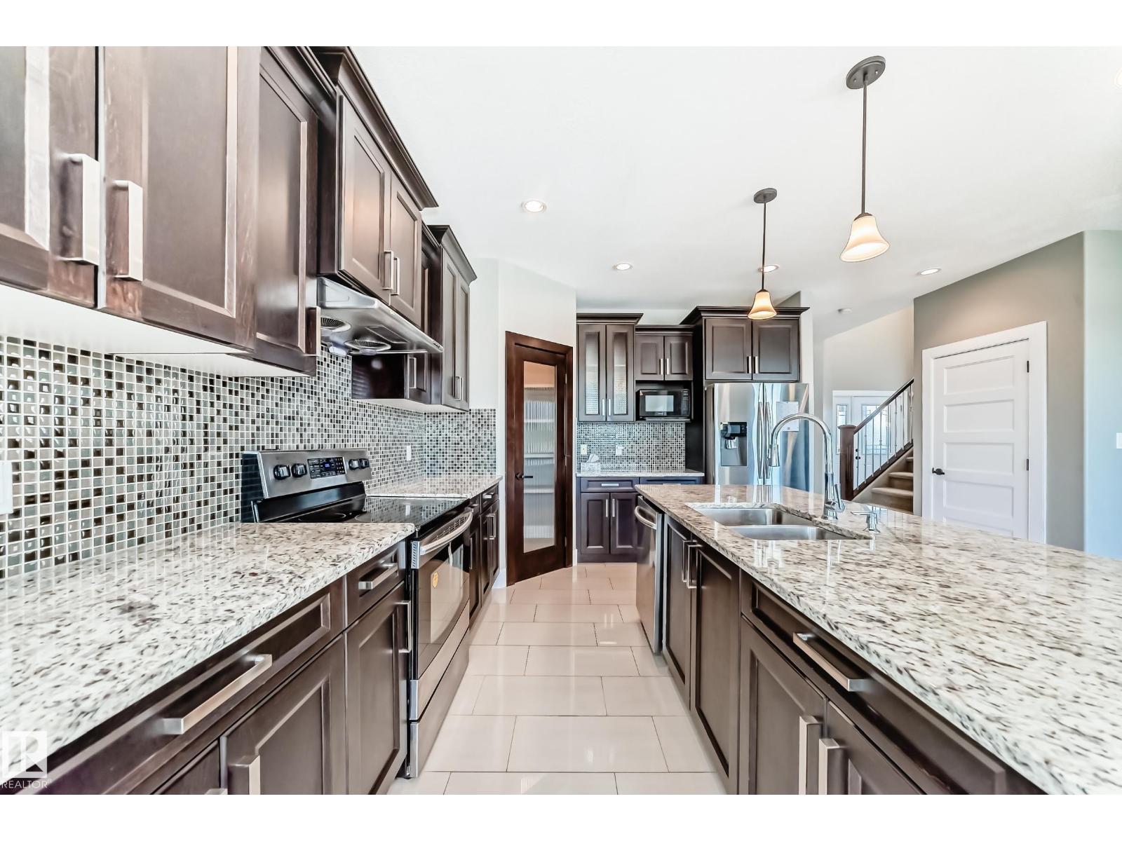Photo 9 of 14062 161 A Av Nw, Edmonton AB