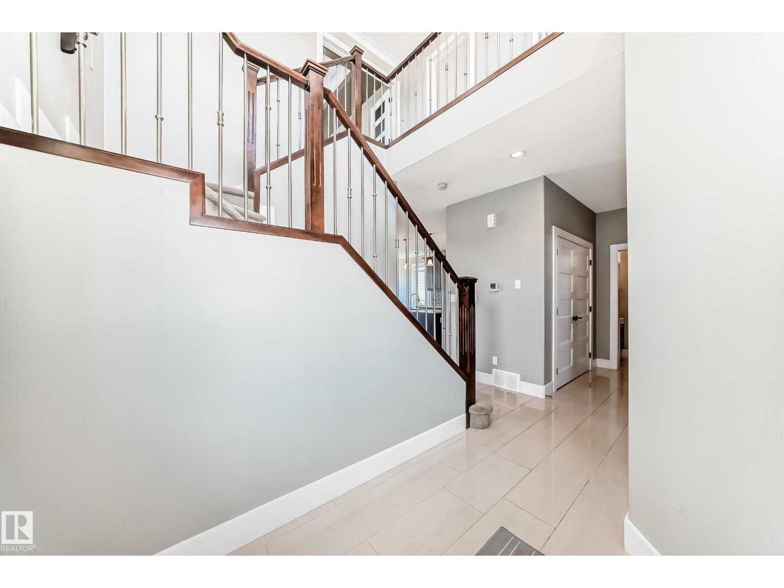 Photo 4 of 14062 161 A Av Nw, Edmonton AB