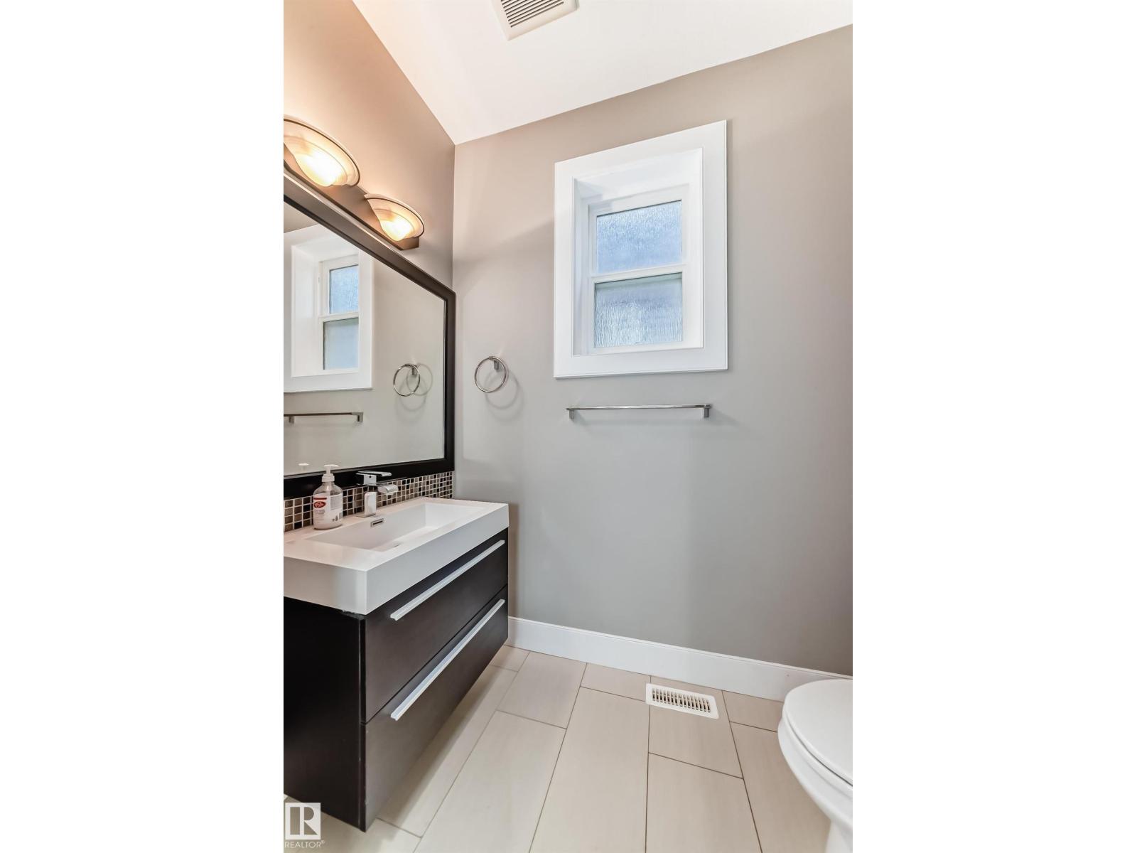 Photo 23 of 14062 161 A Av Nw, Edmonton AB