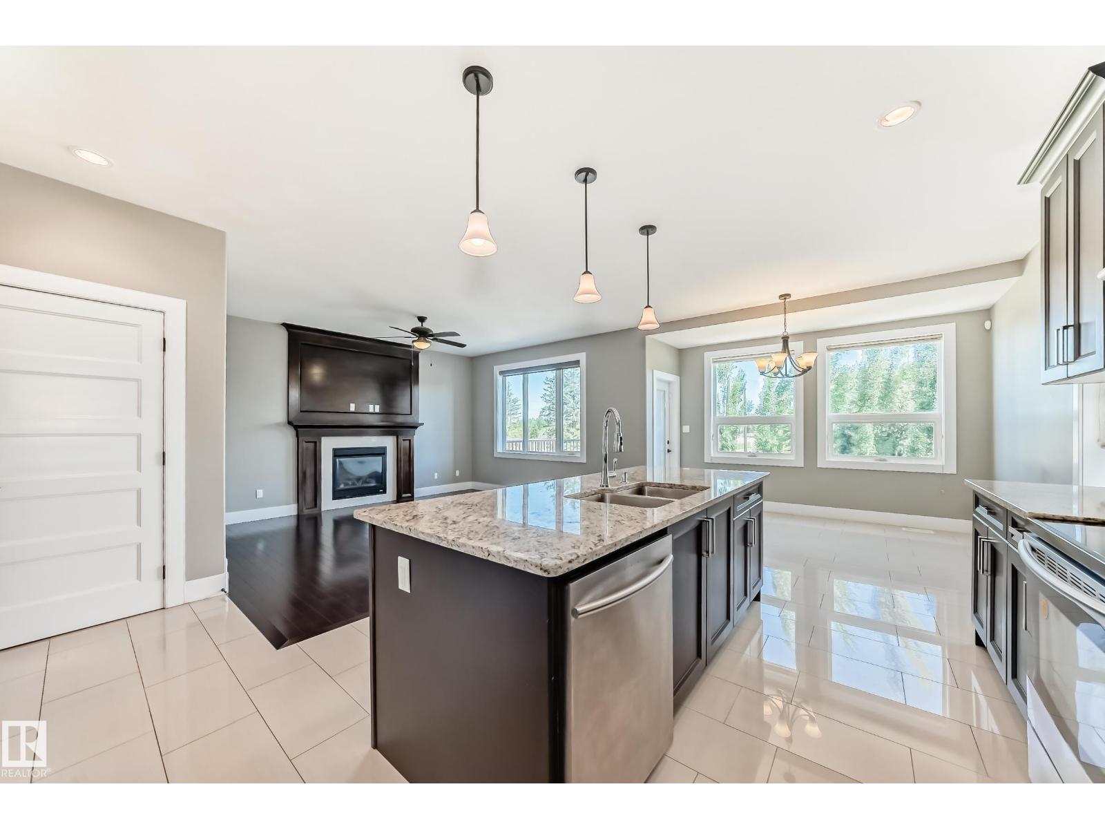 Photo 8 of 14062 161 A Av Nw, Edmonton AB