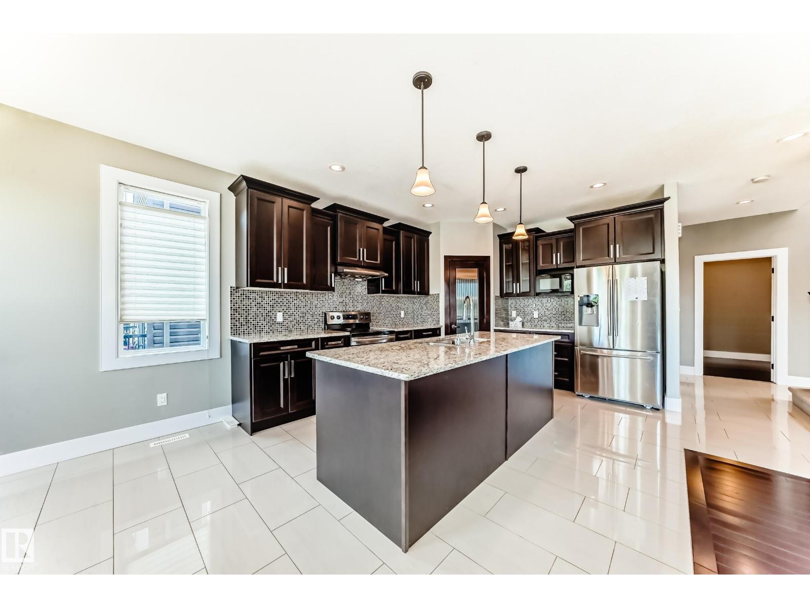 Photo 5 of 14062 161 A Av Nw, Edmonton AB