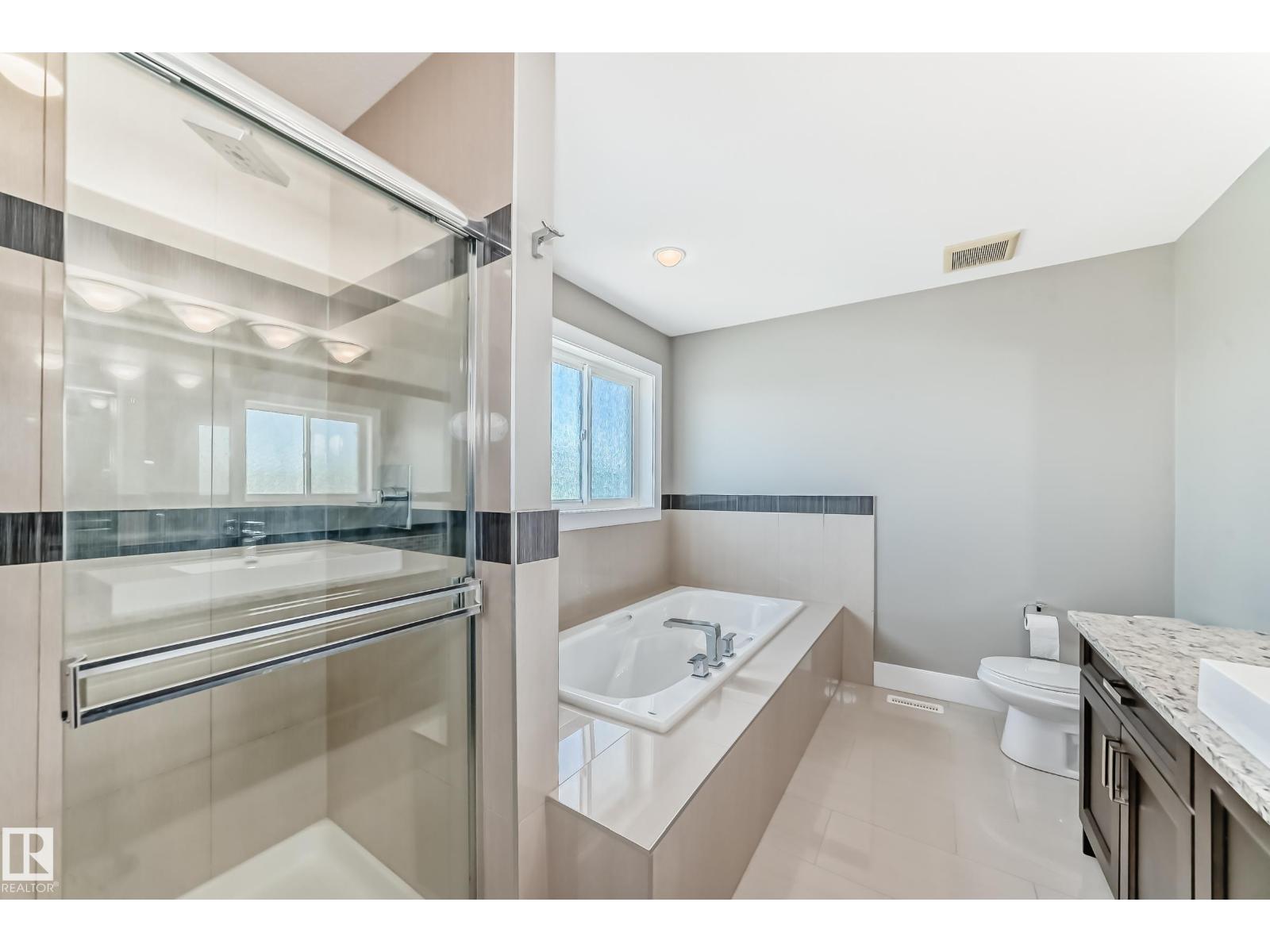 Photo 37 of 14062 161 A Av Nw, Edmonton AB