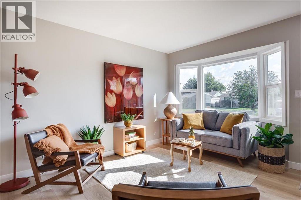 Photo 4 of 4230 40 A Avenue, Red Deer AB
