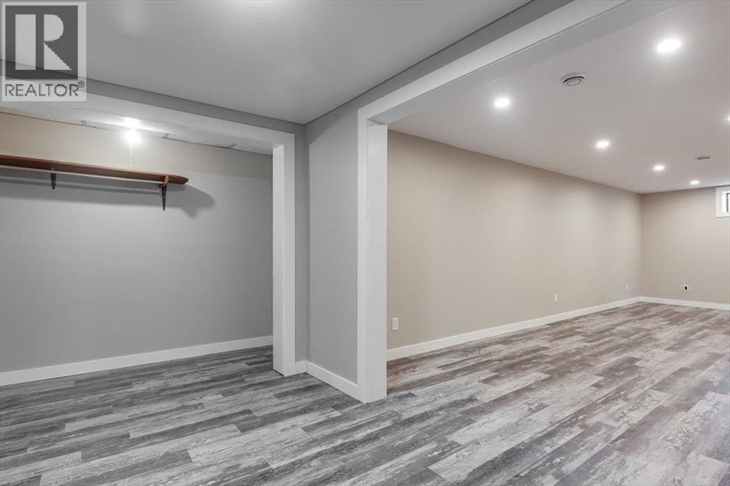 Photo 25 of 4230 40 A Avenue, Red Deer AB