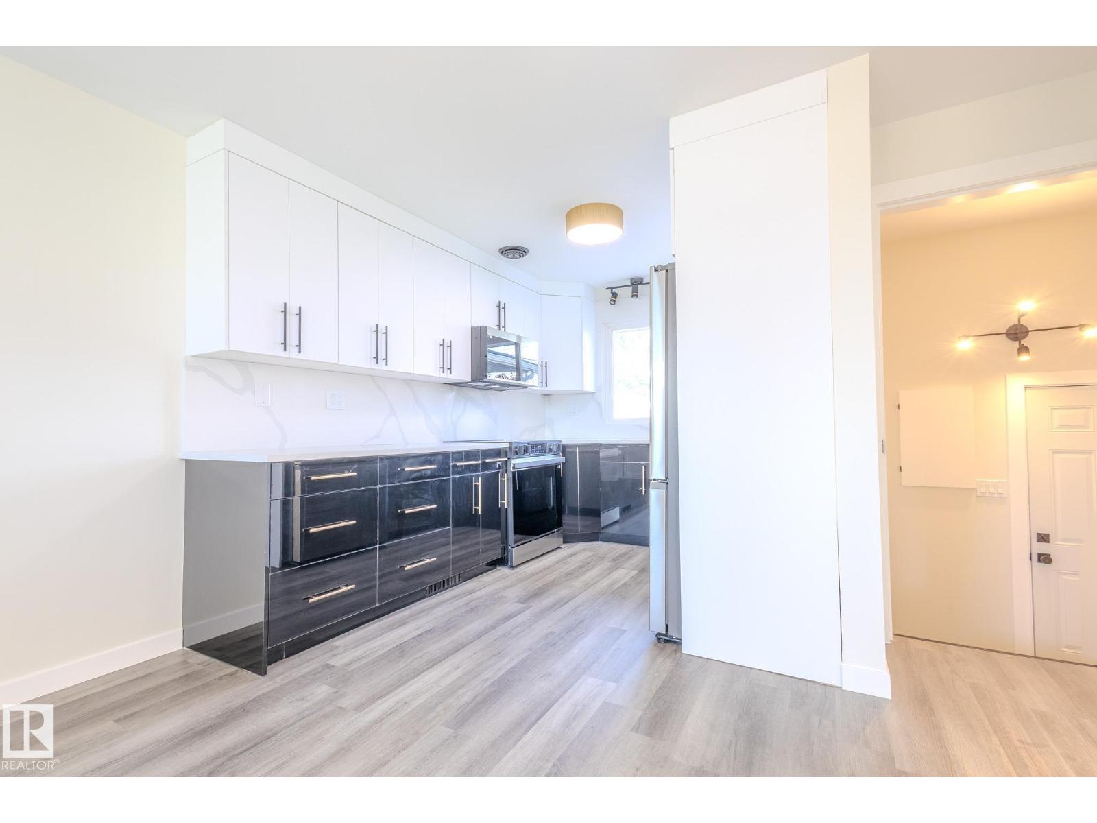 Photo 15 of 10524 134 Av Nw, Edmonton AB