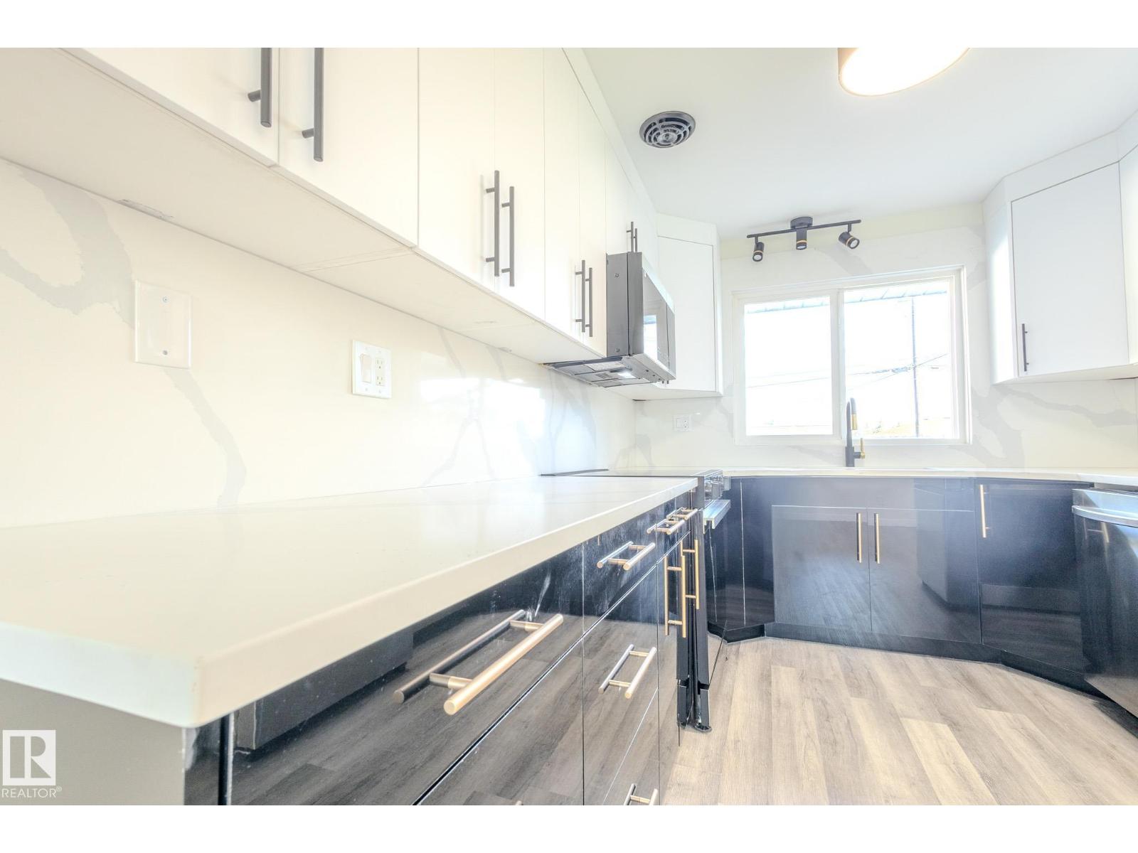 Photo 16 of 10524 134 Av Nw, Edmonton AB
